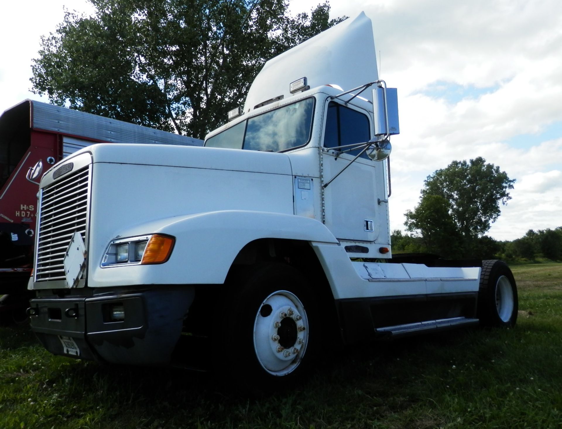 1995 FREIGHTLINER FLD120 DAY CAB - Image 2 of 8