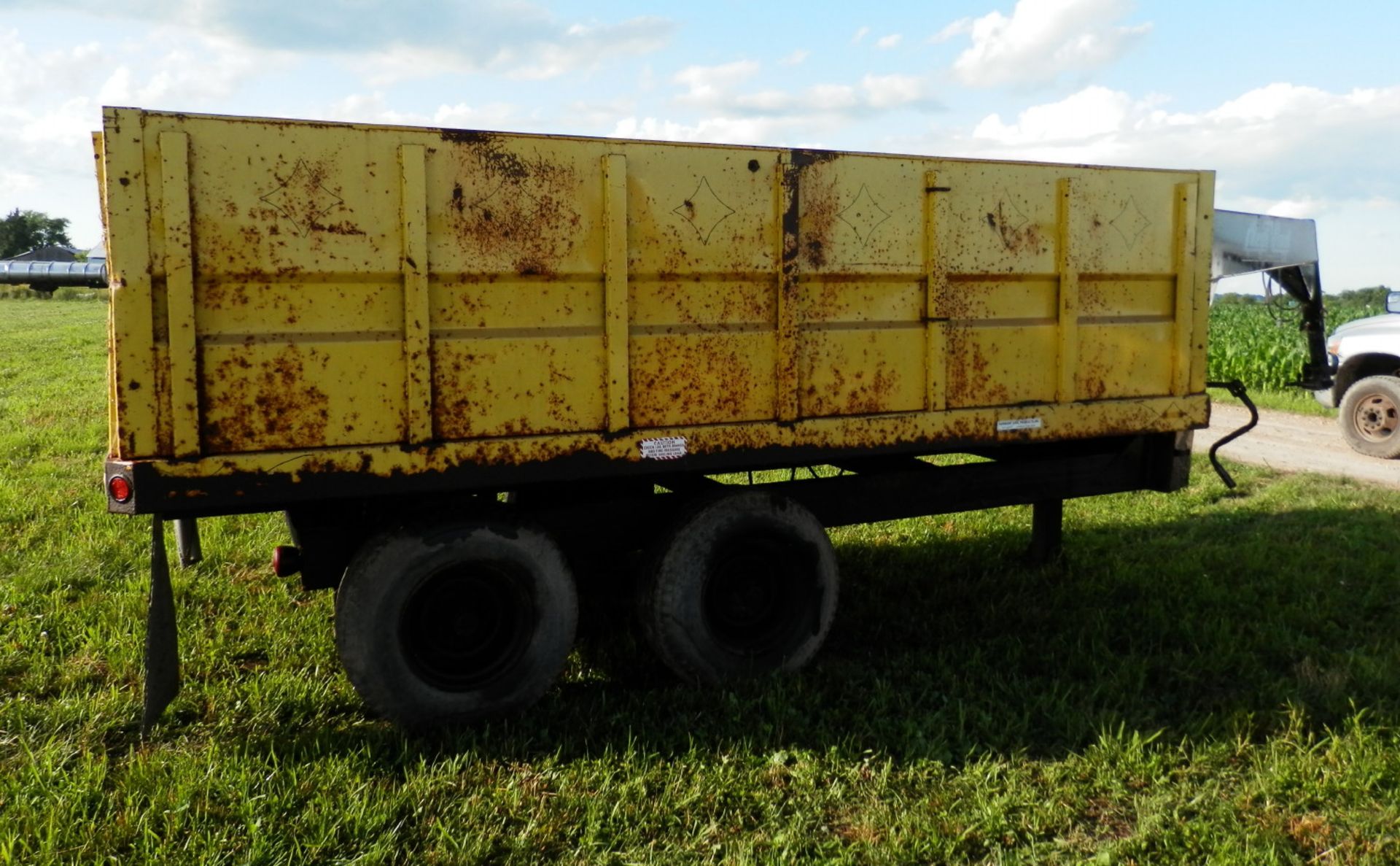 REDI HAUL 16' GOOSENECK DUMP TRAILER - Image 2 of 6