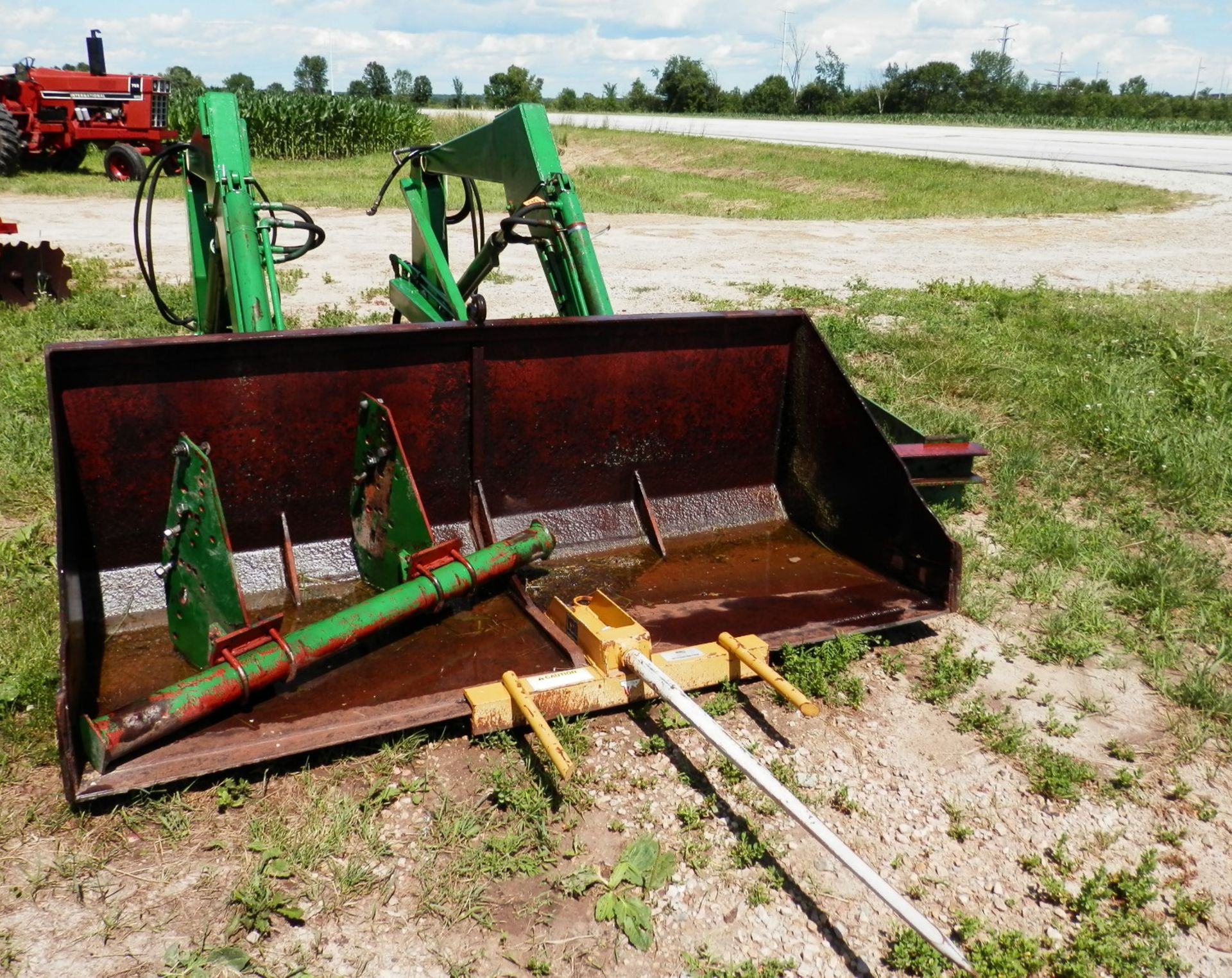 FARMHAND/DUNHAM LEHR 22 QT LOADER w/7-FT. BUCKET - Image 3 of 4