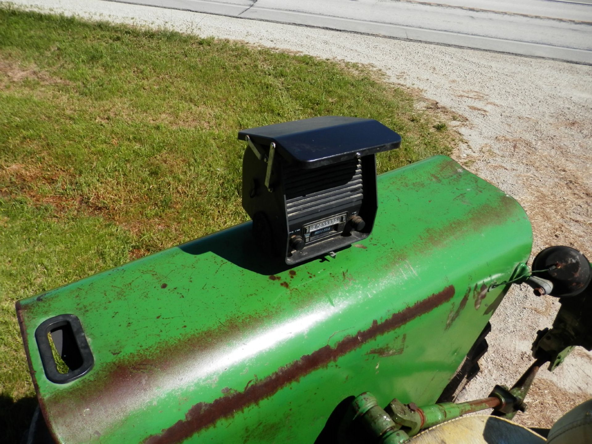 JOHN DEERE 5020 PLATFORM TRACTOR - Image 9 of 11