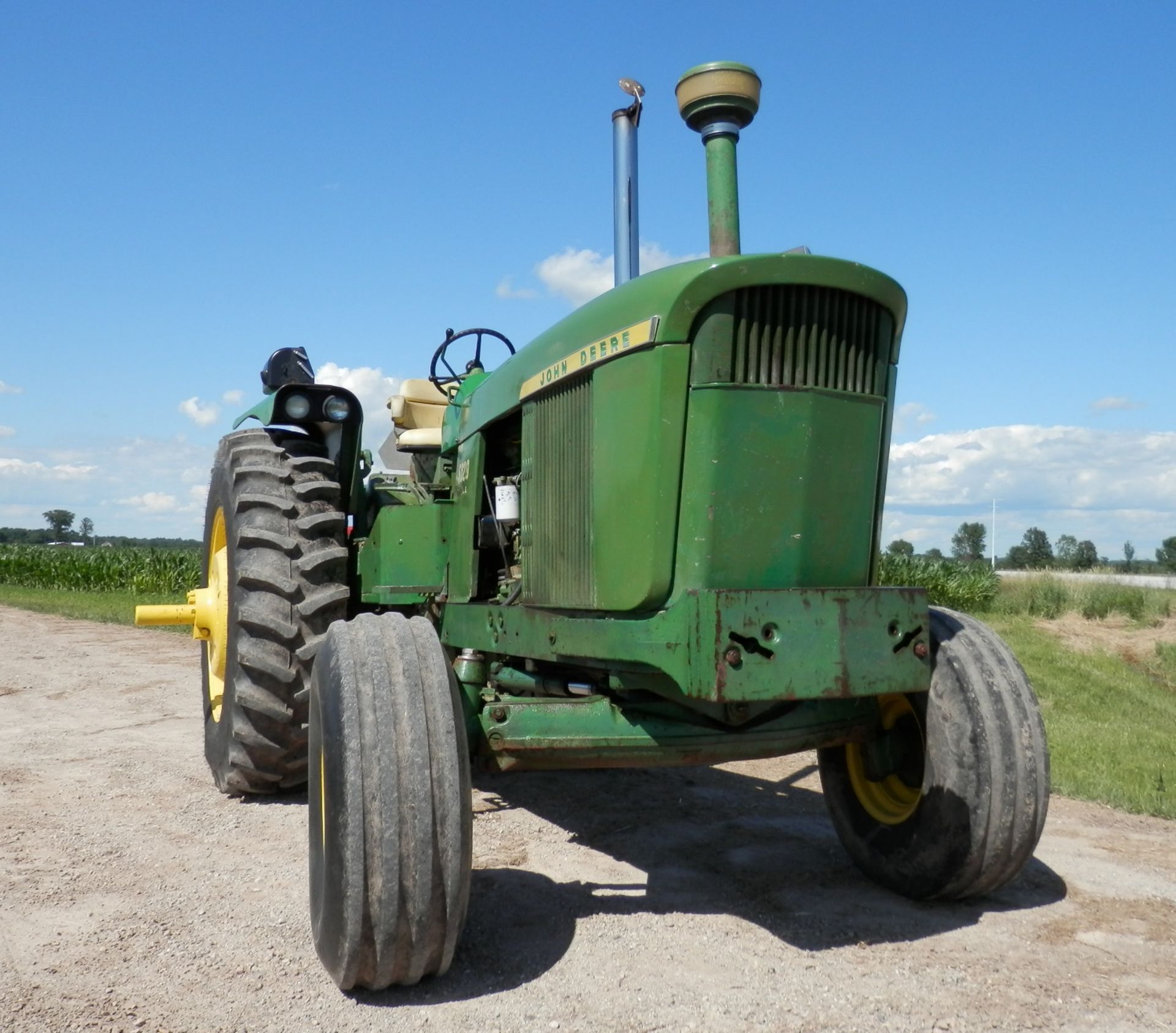 JOHN DEERE 5020 PLATFORM TRACTOR - Image 2 of 11