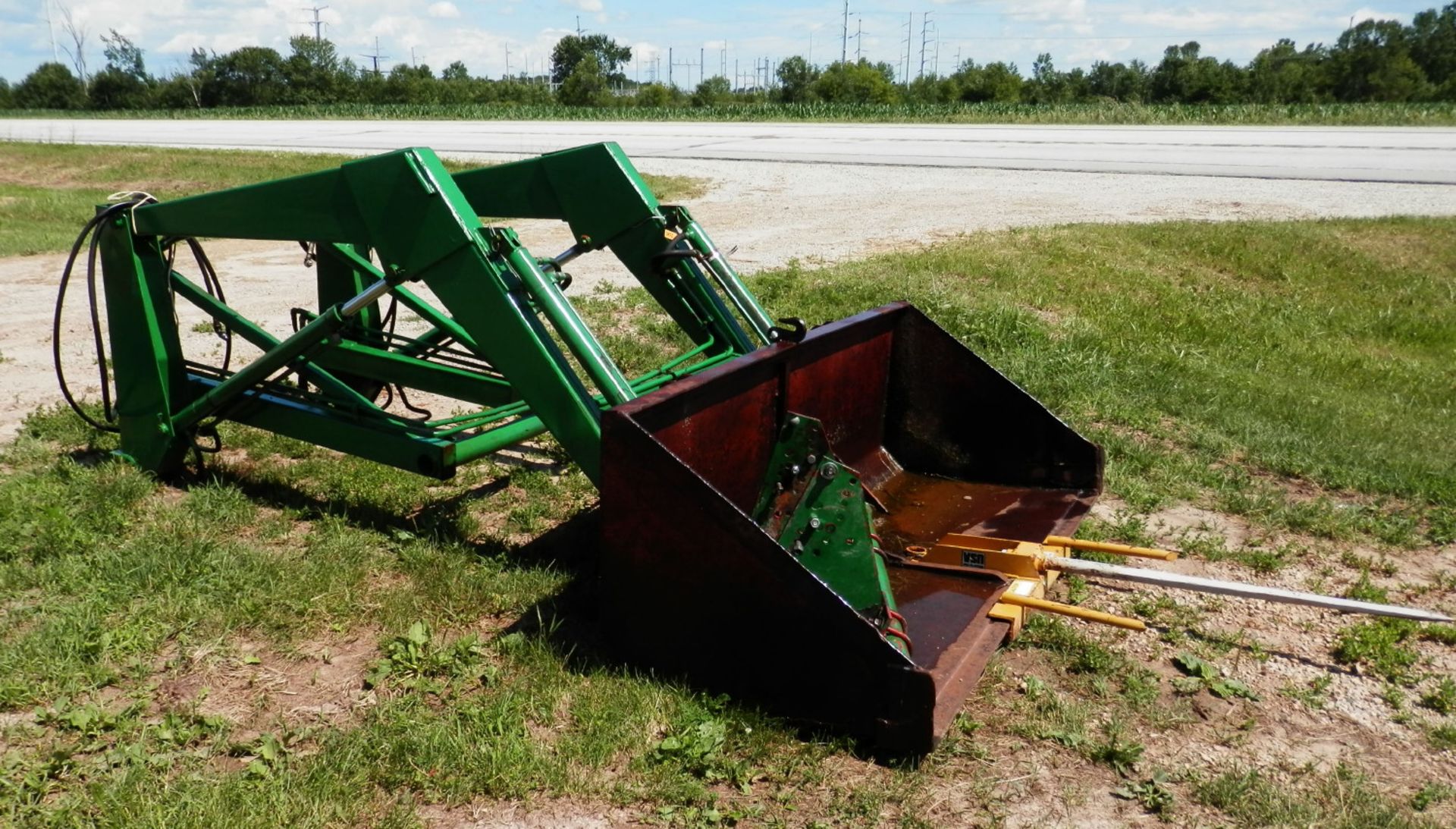 FARMHAND/DUNHAM LEHR 22 QT LOADER w/7-FT. BUCKET