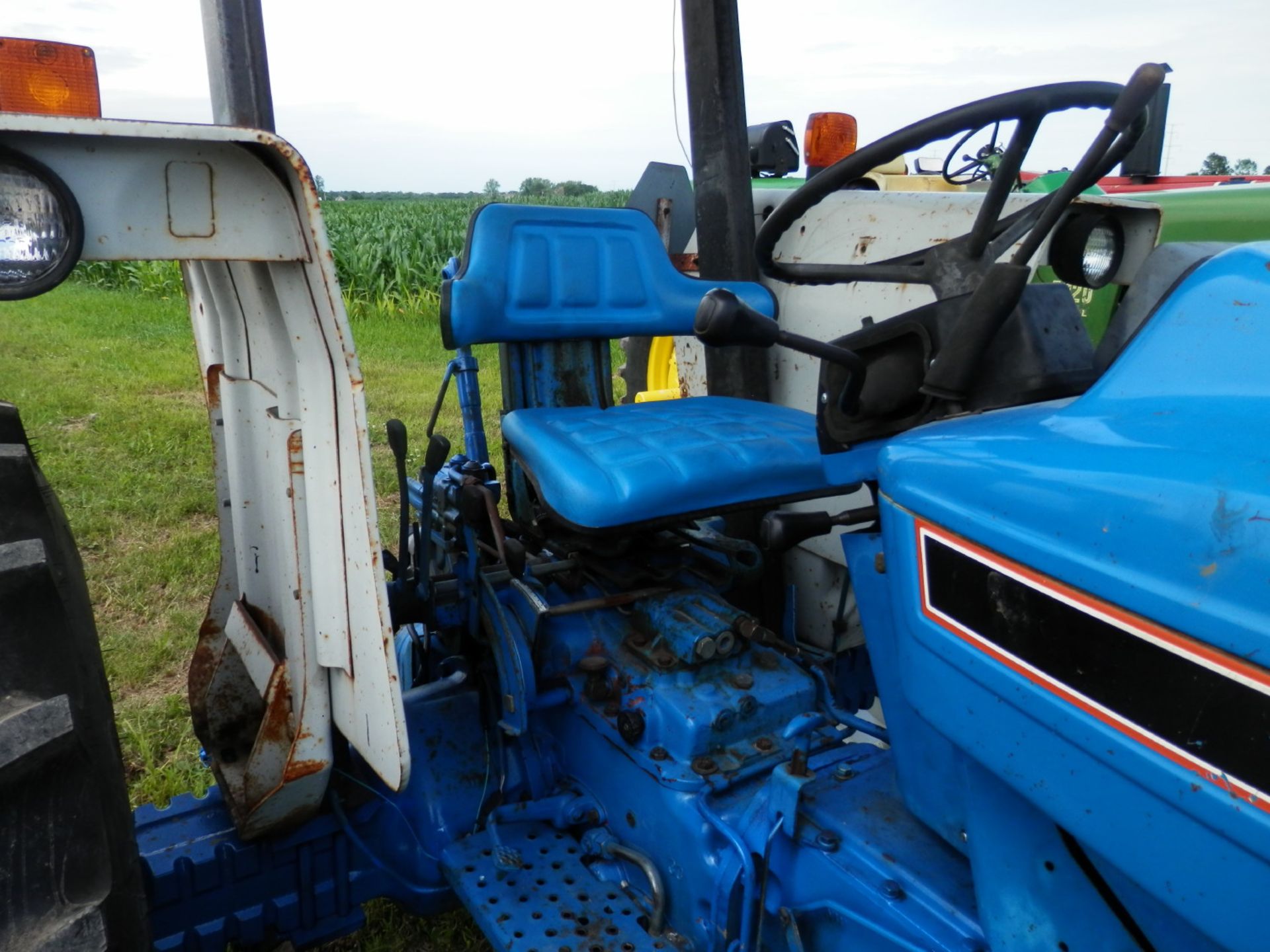 FORD 6610 SERIES II DIESEL UTILITY TRACTOR - Image 6 of 6