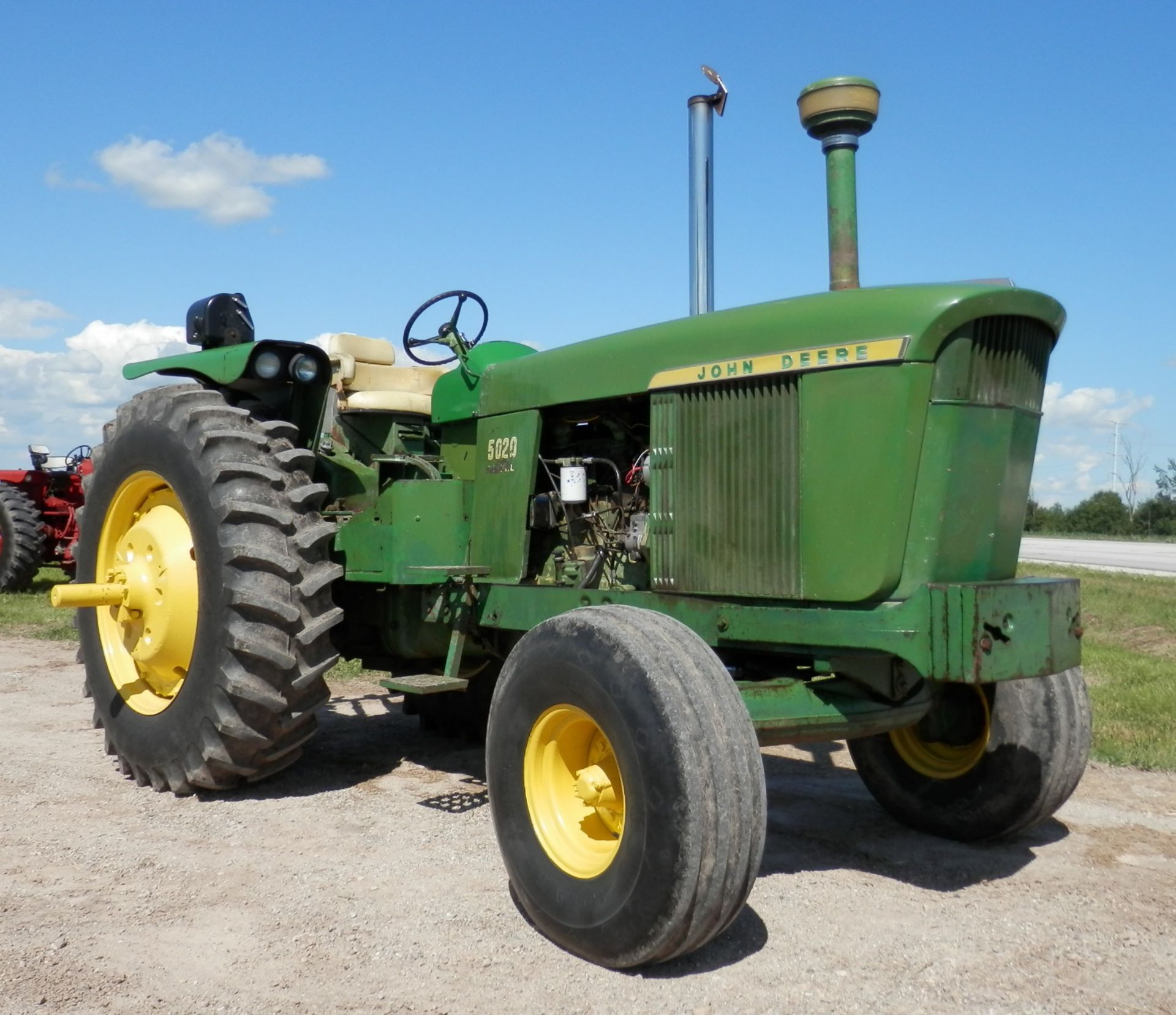 JOHN DEERE 5020 PLATFORM TRACTOR - Image 3 of 11