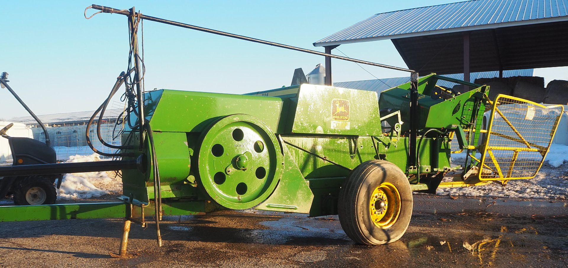 JOHN DEERE 336 Sm. SQUARE BALER