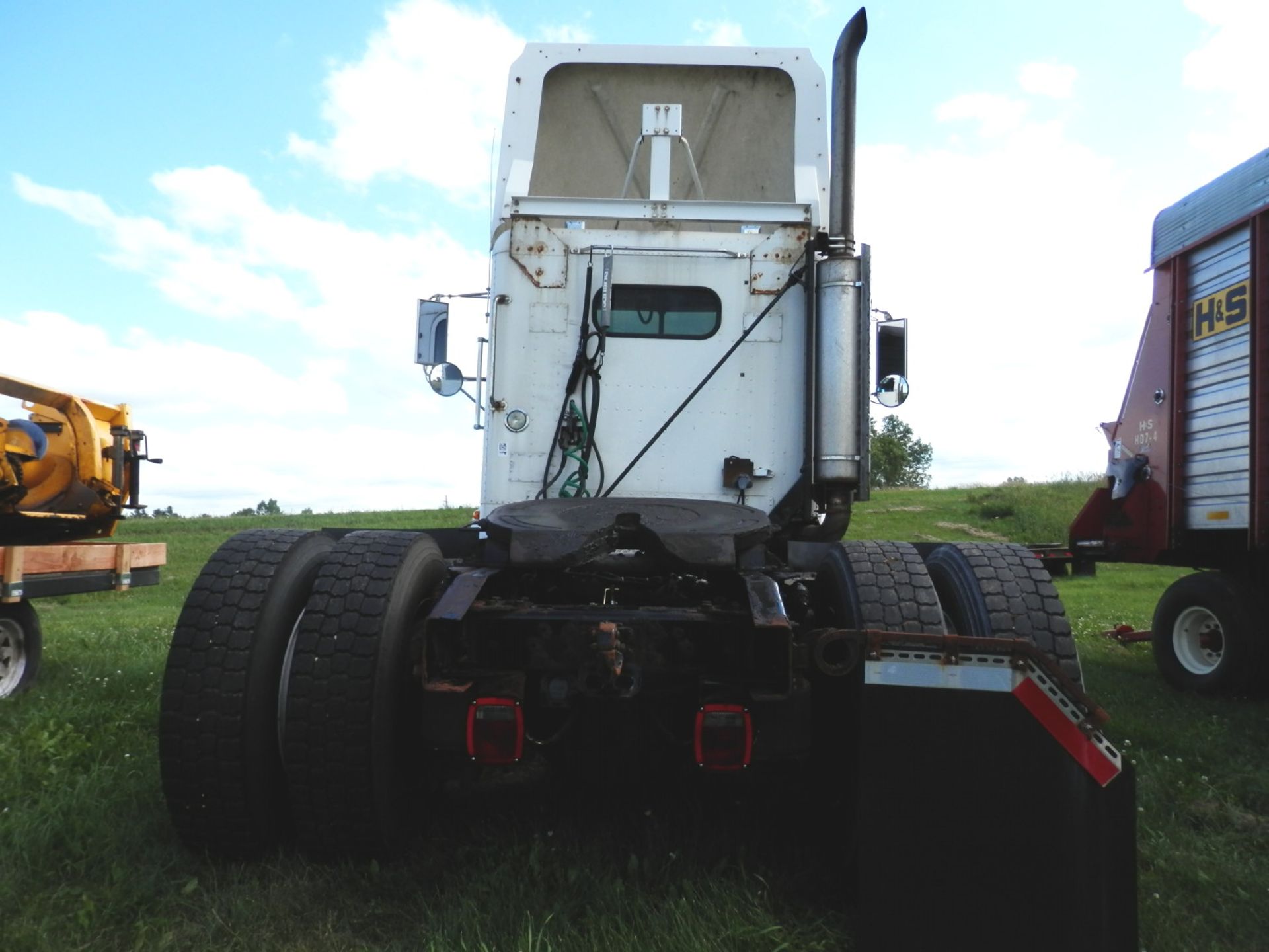 1995 FREIGHTLINER FLD120 DAY CAB - Image 3 of 8