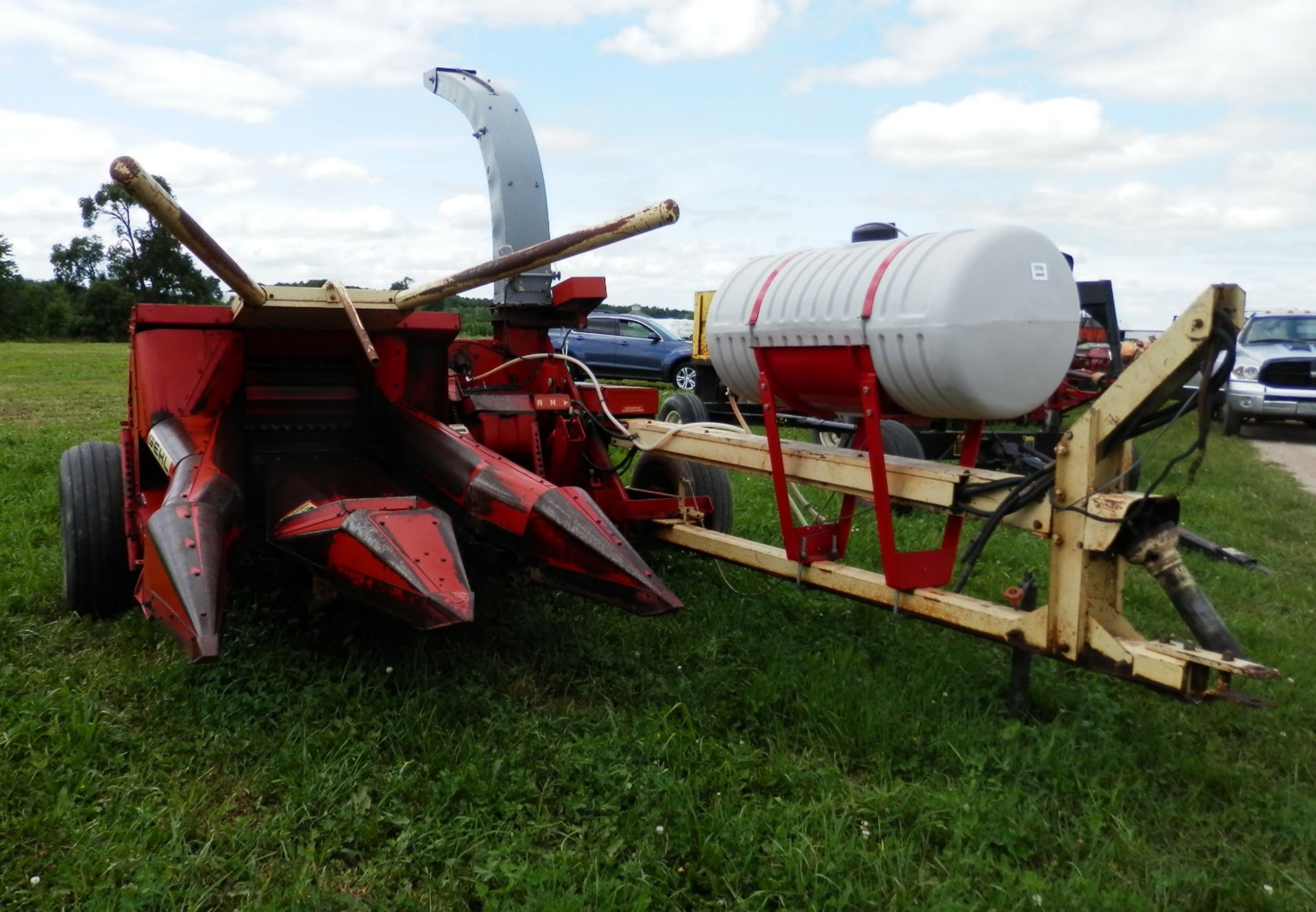 GEHL CB1000 FORAGE HARVESTER w/HH & TR3038 CORNHEAD