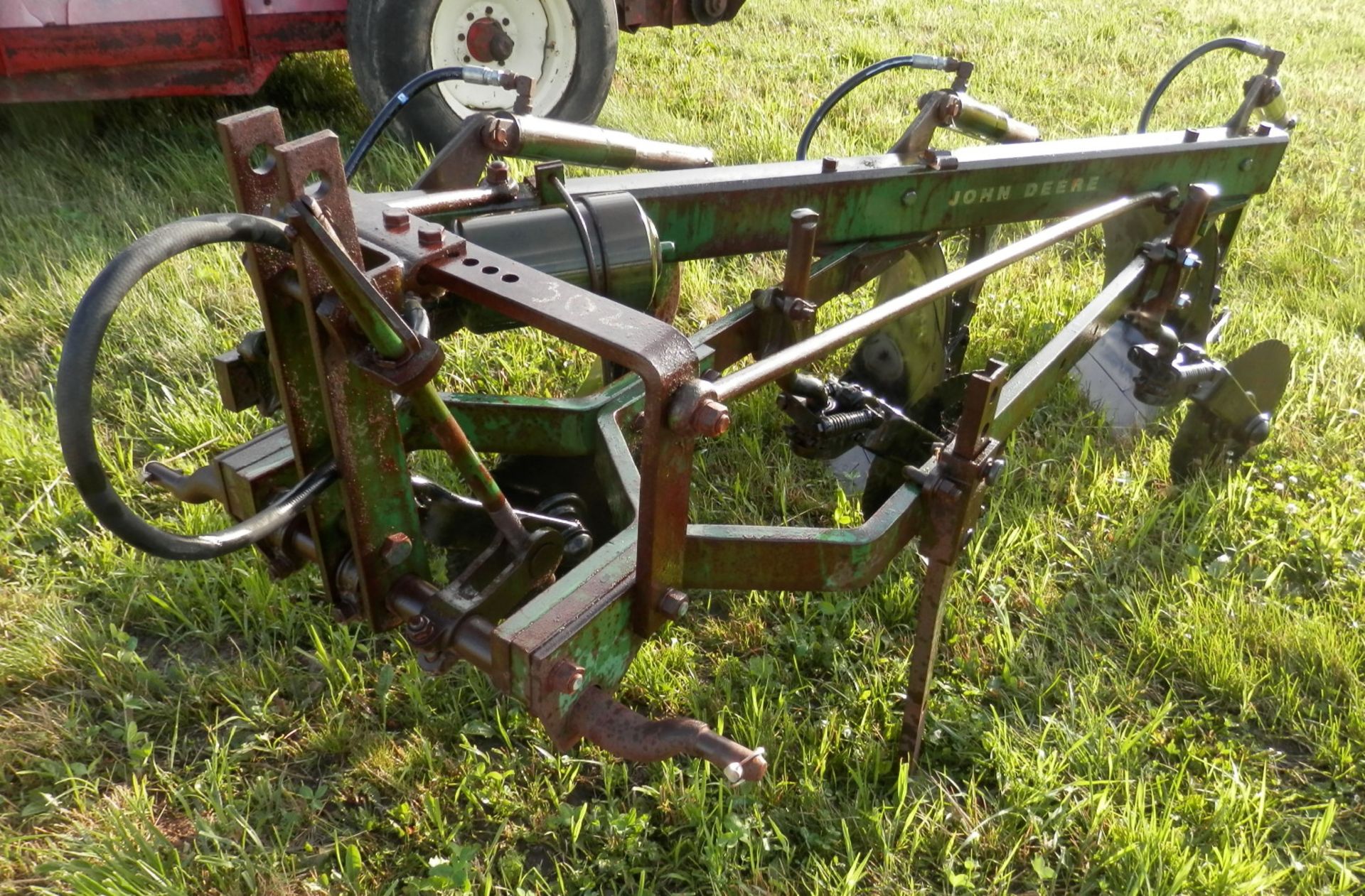 JOHN DEERE 325 3-PT. HYD RESET PLOW - Image 3 of 4