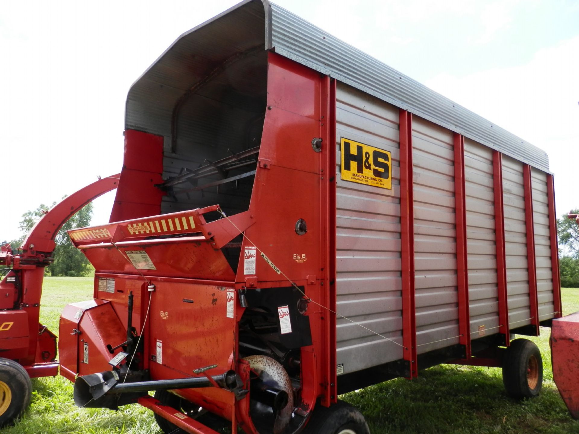 H&S XL 98 16' LH FORAGE WAGON