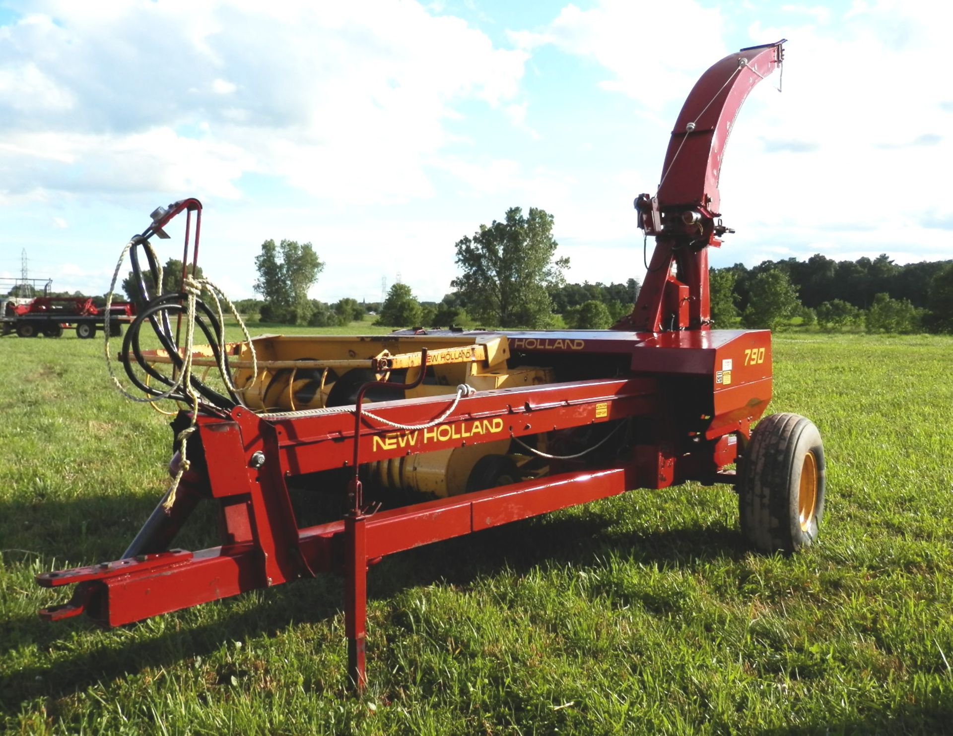 NEW HOLLAND 790 FORAGE CHOPPER