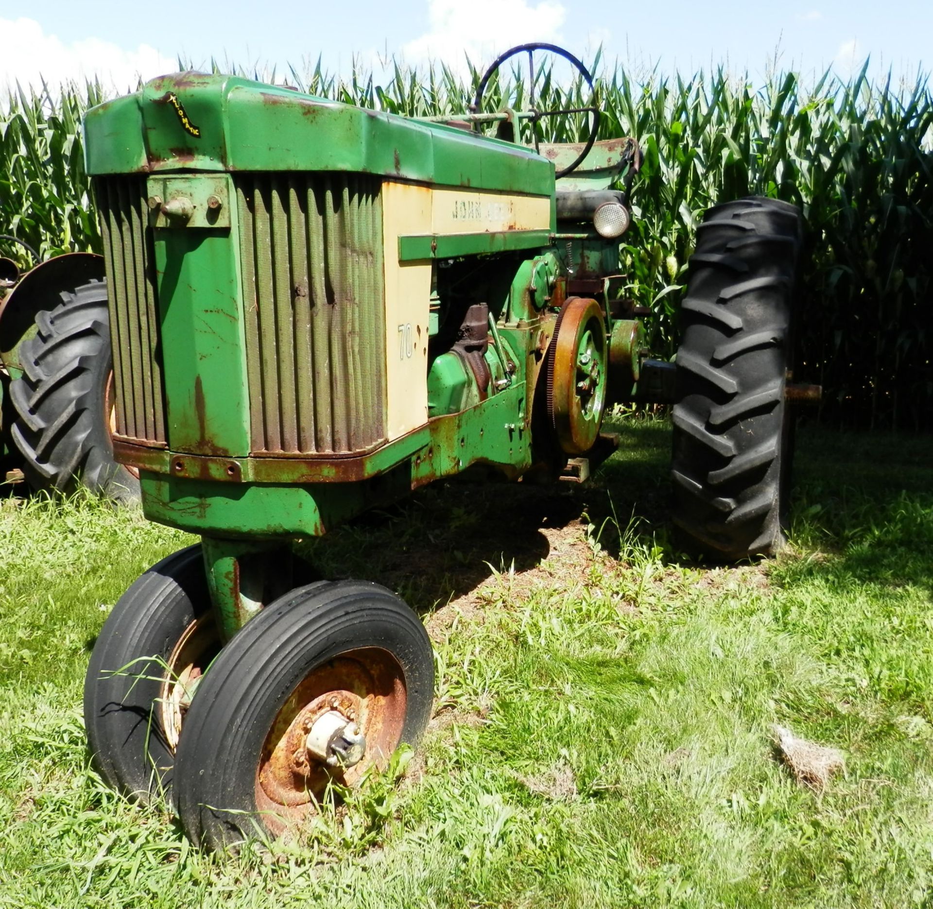 JOHN DEERE 70 PROJECT TRACTOR - Image 2 of 2