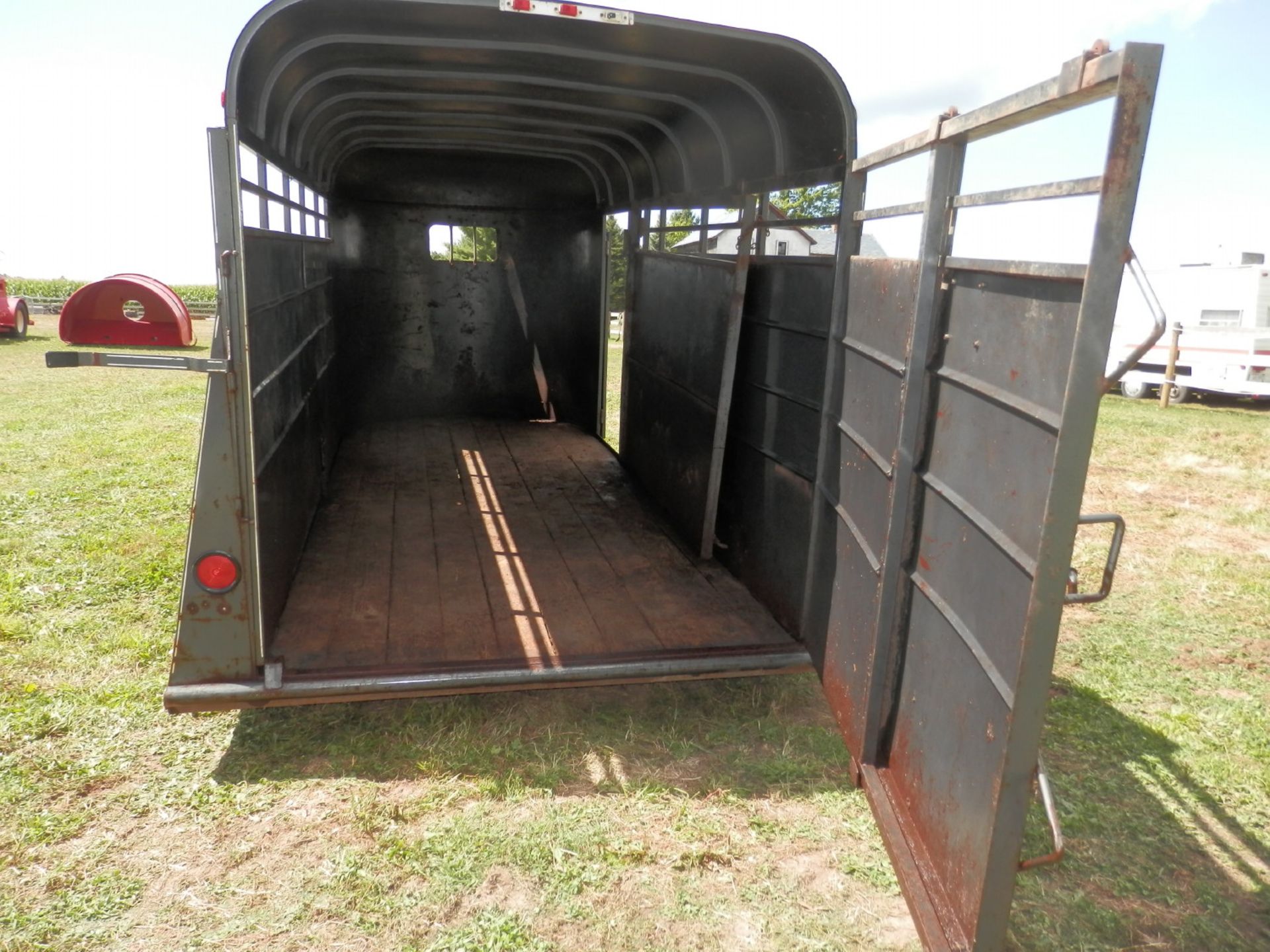 CALICO 16' BUMPER HITCH STOCK TRAILER - Image 6 of 10