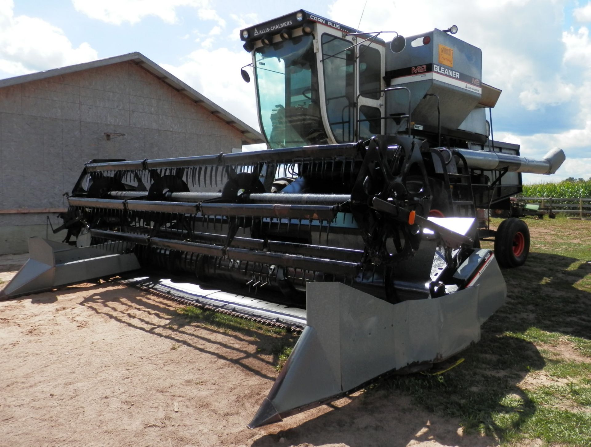 GLEANER M2 CORN PLUS COMBINE-BASE UNIT