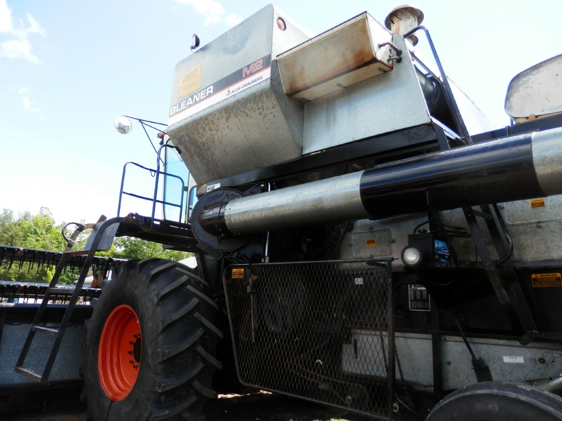 GLEANER M2 CORN PLUS COMBINE-BASE UNIT - Image 12 of 14