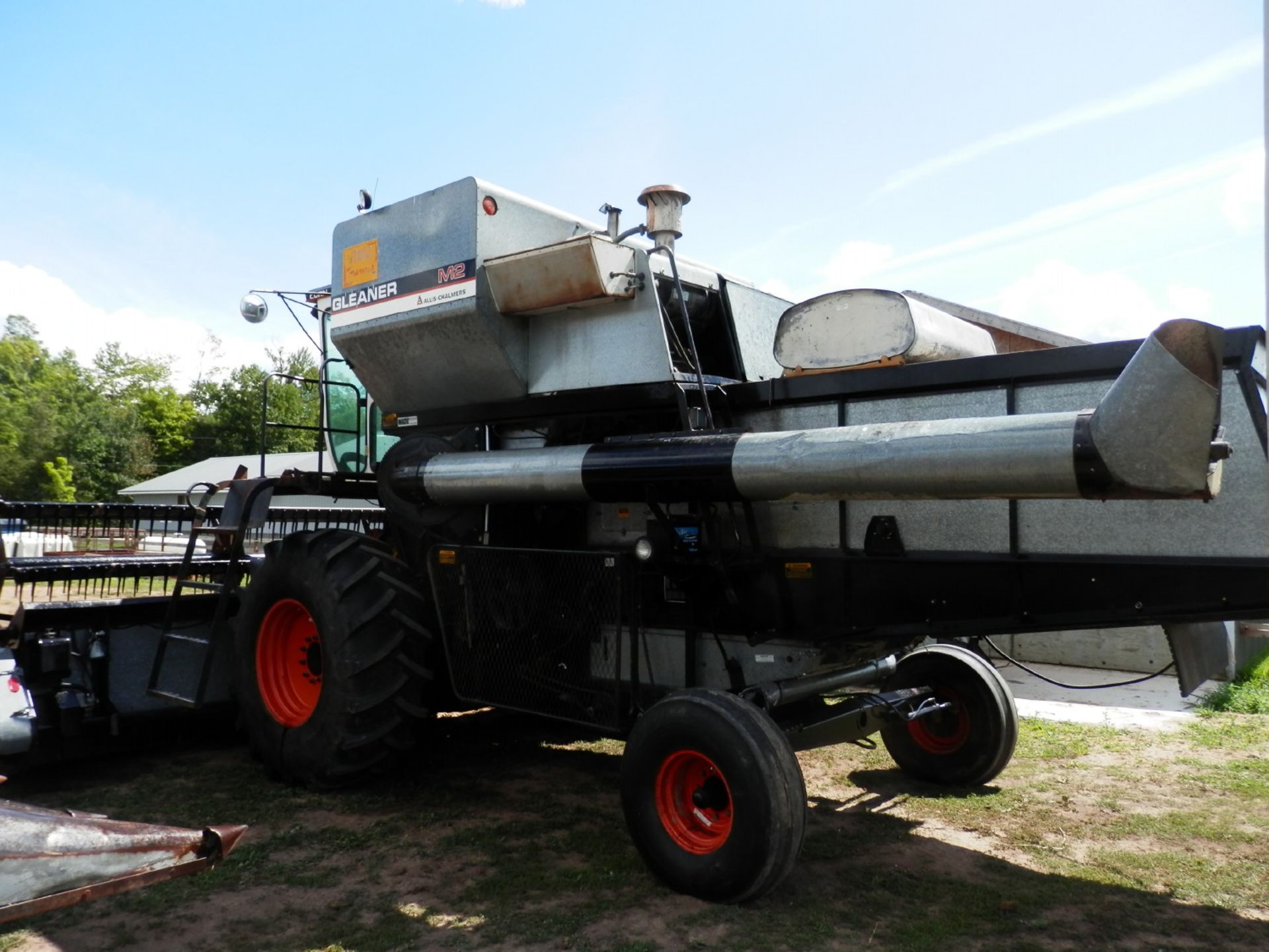 GLEANER M2 CORN PLUS COMBINE-BASE UNIT - Image 6 of 14