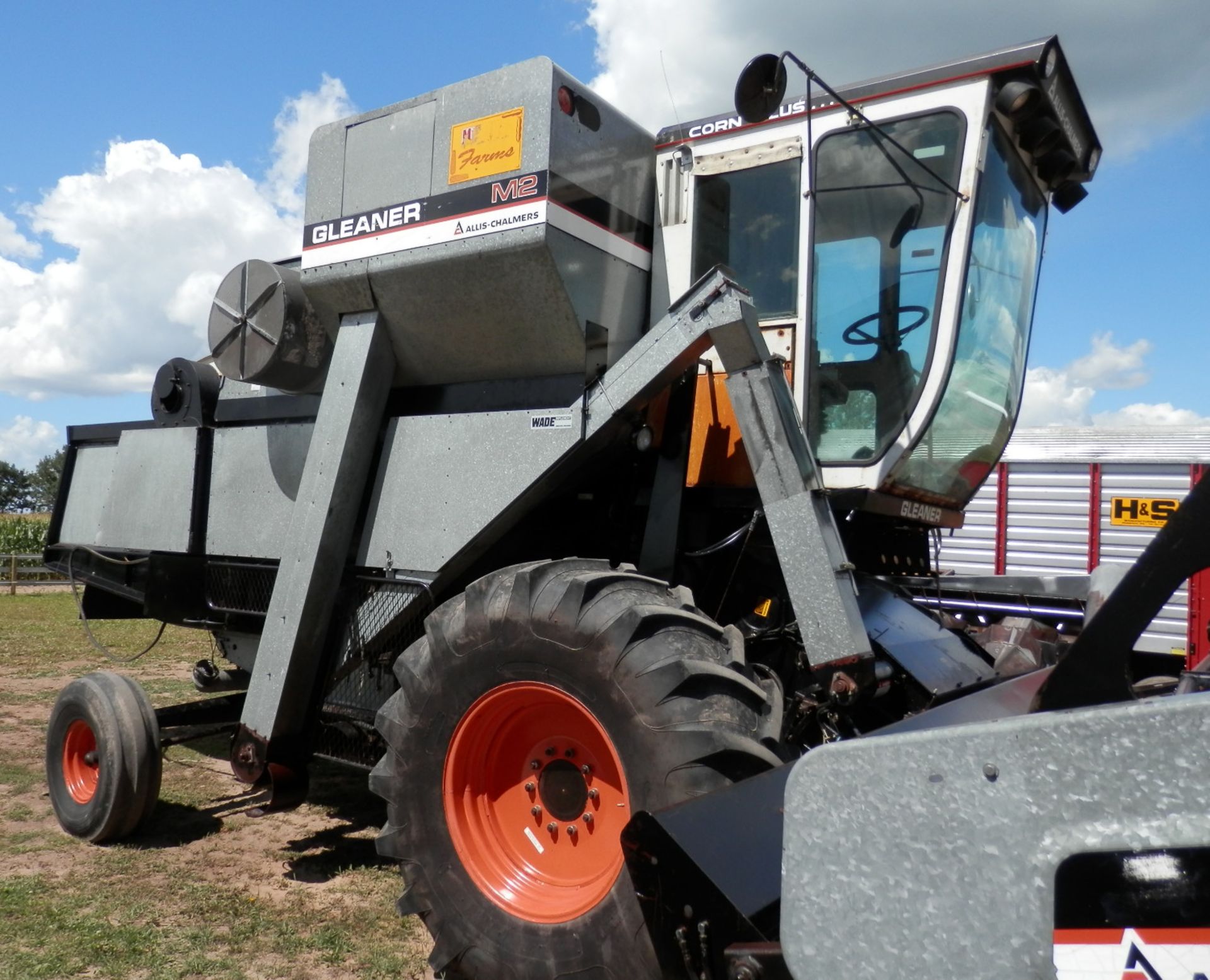 GLEANER M2 CORN PLUS COMBINE-BASE UNIT - Image 7 of 14