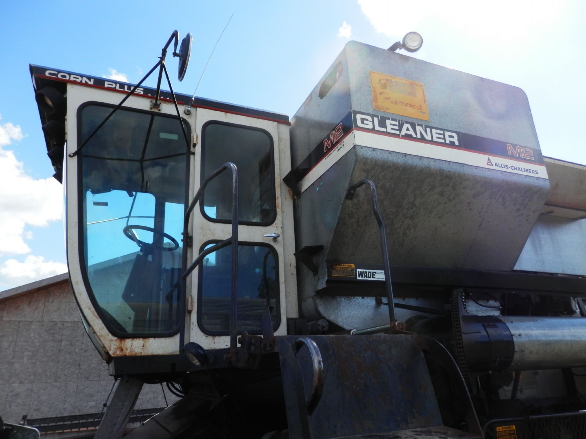 GLEANER M2 CORN PLUS COMBINE-BASE UNIT - Image 8 of 14