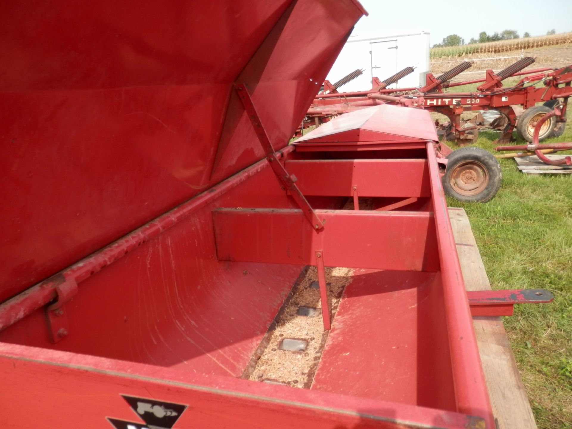 MASSEY FERGUSON 33 10' GRAIN DRILL - Image 4 of 5