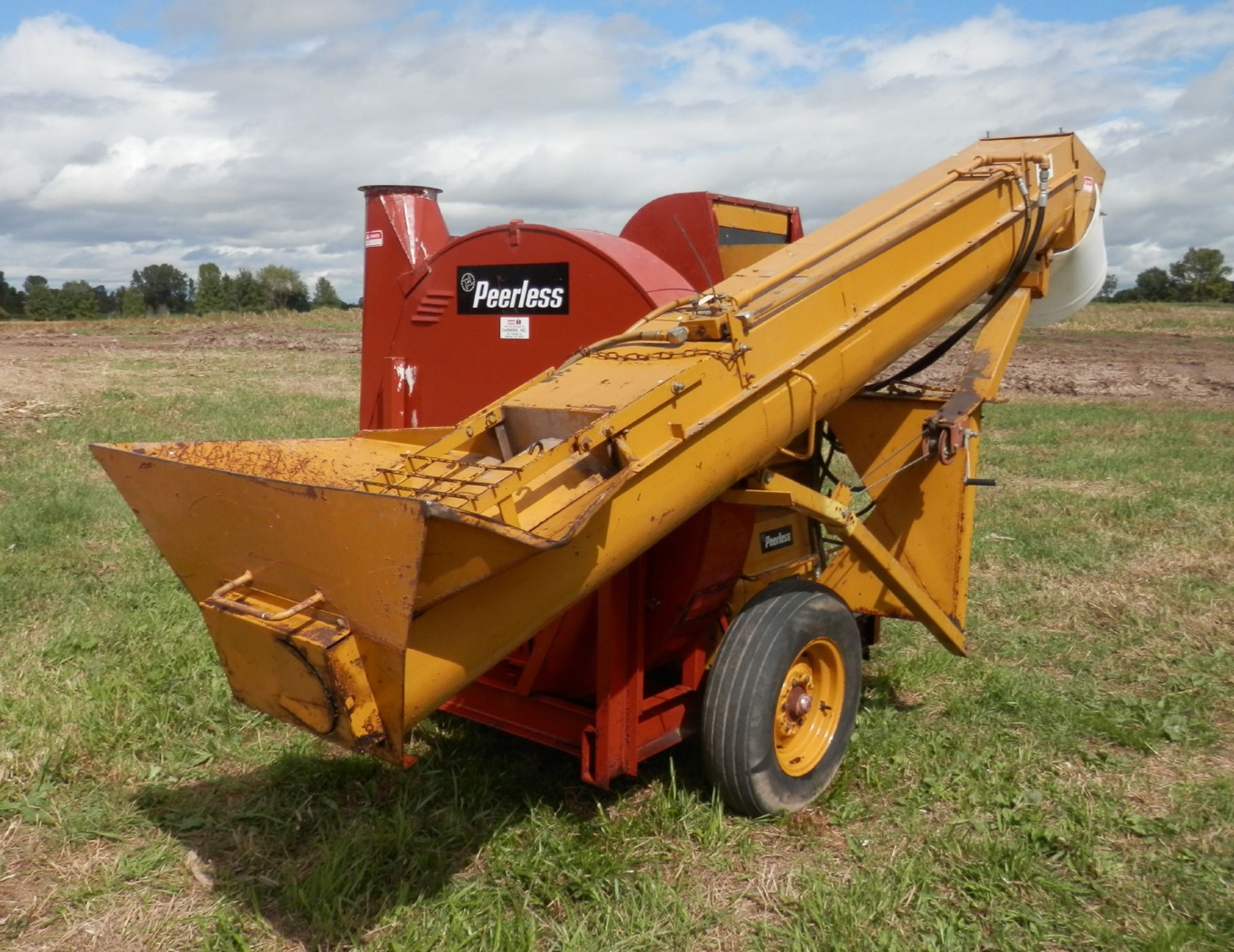 PEERLESS CHALLENGER MDL. 20091 ROLLER MILL/BLOWER