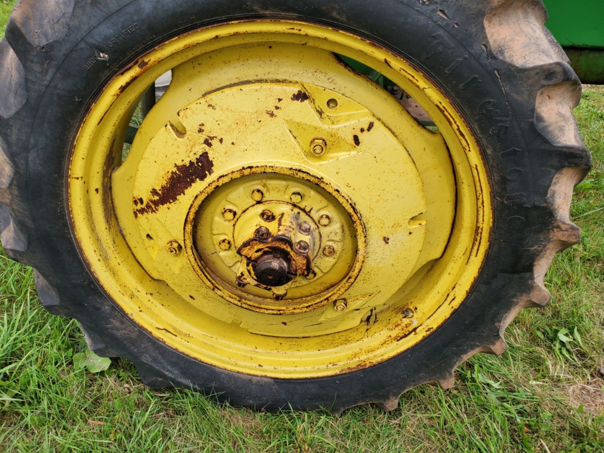 JOHN DEERE 40 w/1 Pc. Rear Wheel Weights - Image 8 of 9