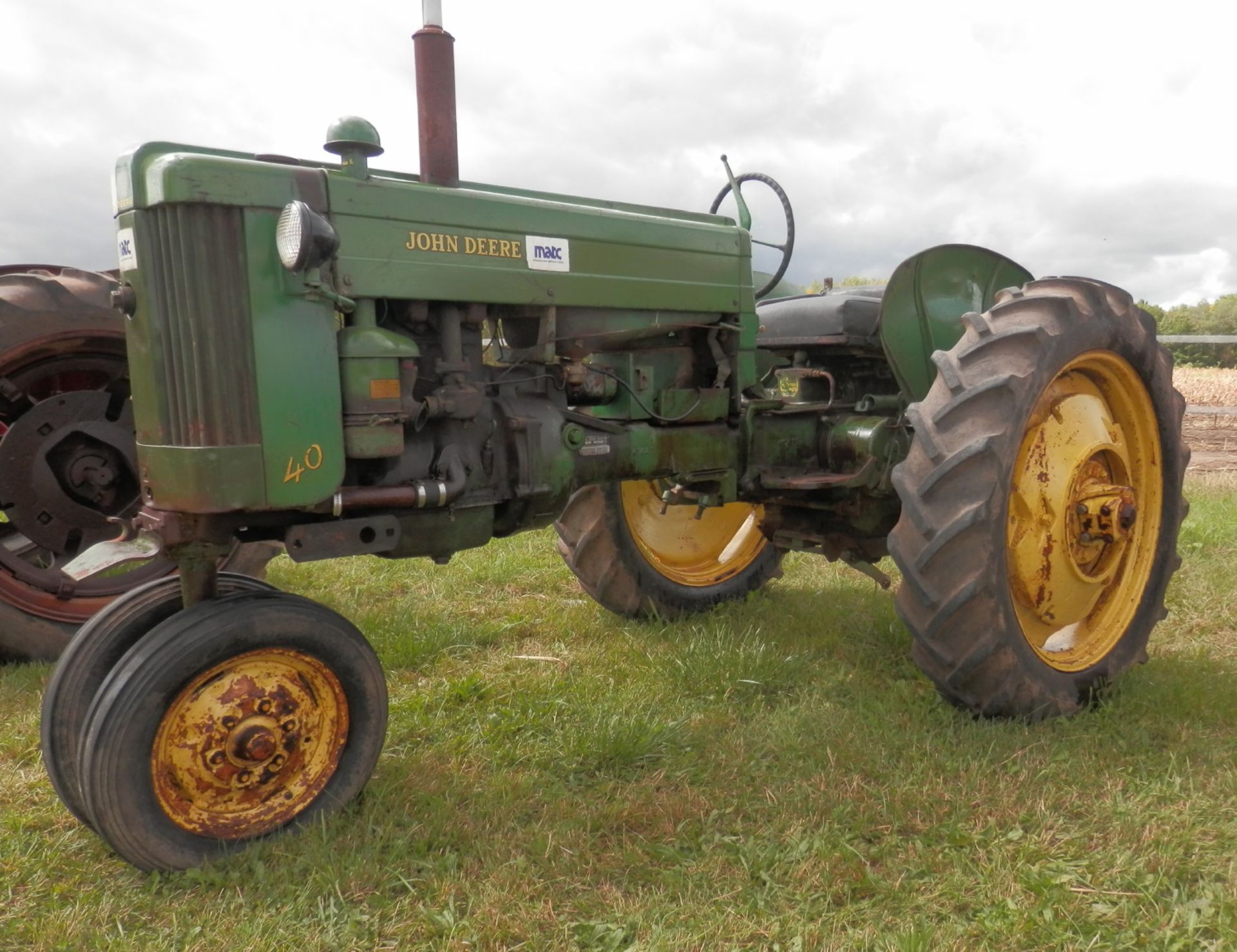 JOHN DEERE 40 w/1 Pc. Rear Wheel Weights - Image 3 of 9