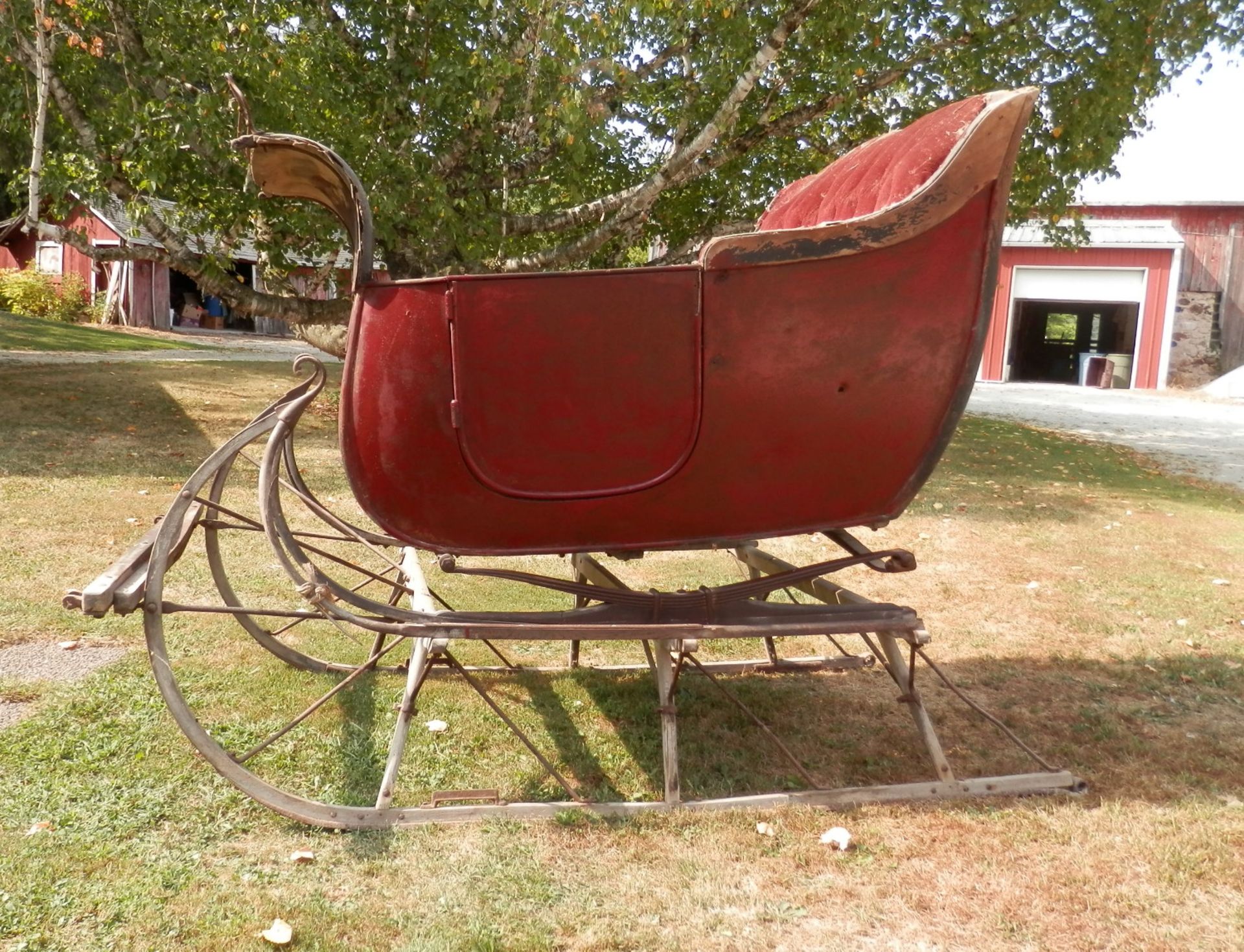 AMERICAN CARRIAGE ANTIQUE HORSE DRAWN SLEIGH - Image 4 of 5