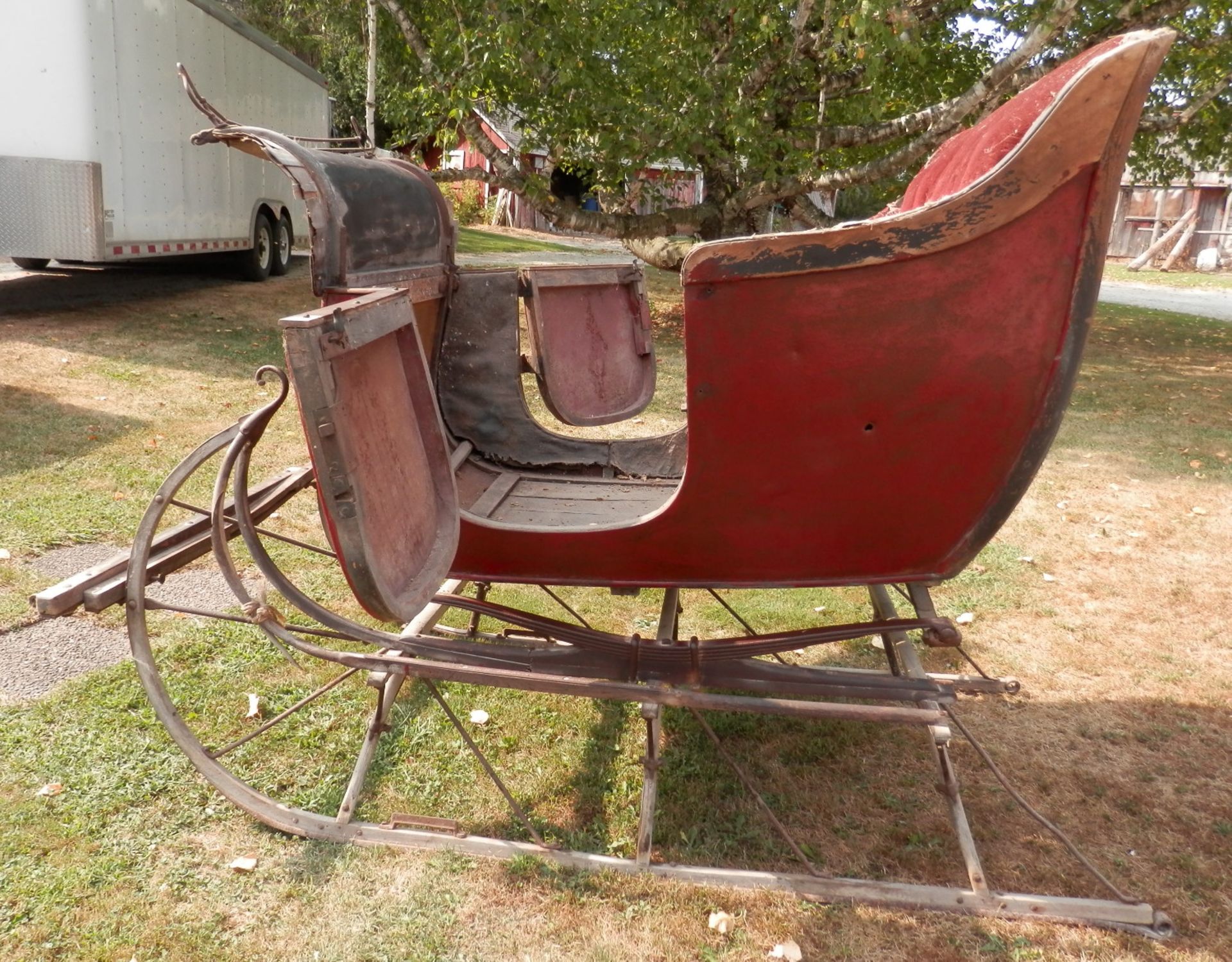 AMERICAN CARRIAGE ANTIQUE HORSE DRAWN SLEIGH - Image 2 of 5