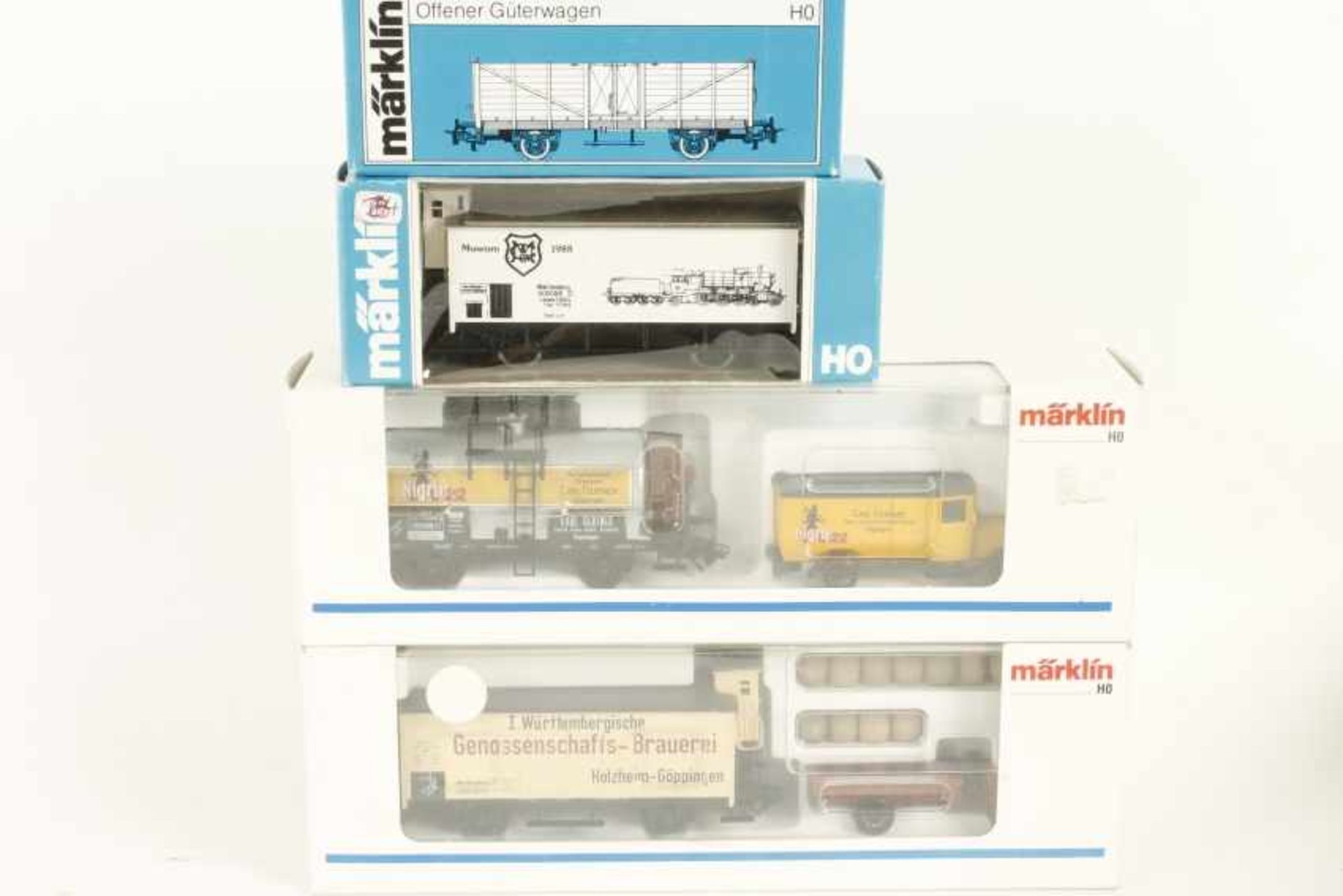 Märklin, vier Museumswagen