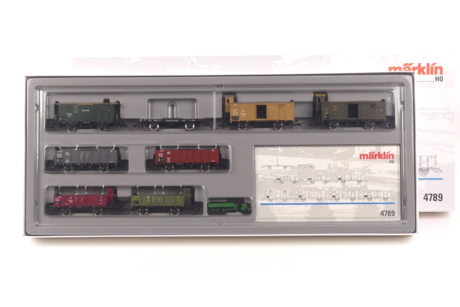 Märklin 4789, Wagen-Set "Deutscher Staatsbahn Wagenverband", acht Güterwagen, ein LKW, sehr gut e