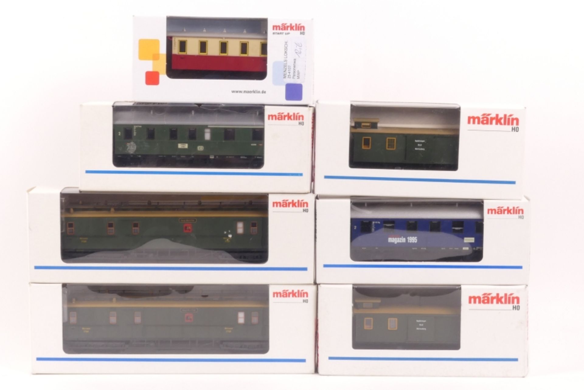 Märklin sieben Personen- und Gepäckwagen 4100, 4107, zwei 4229, zwei 4212, 84235, sehr gut erhalt