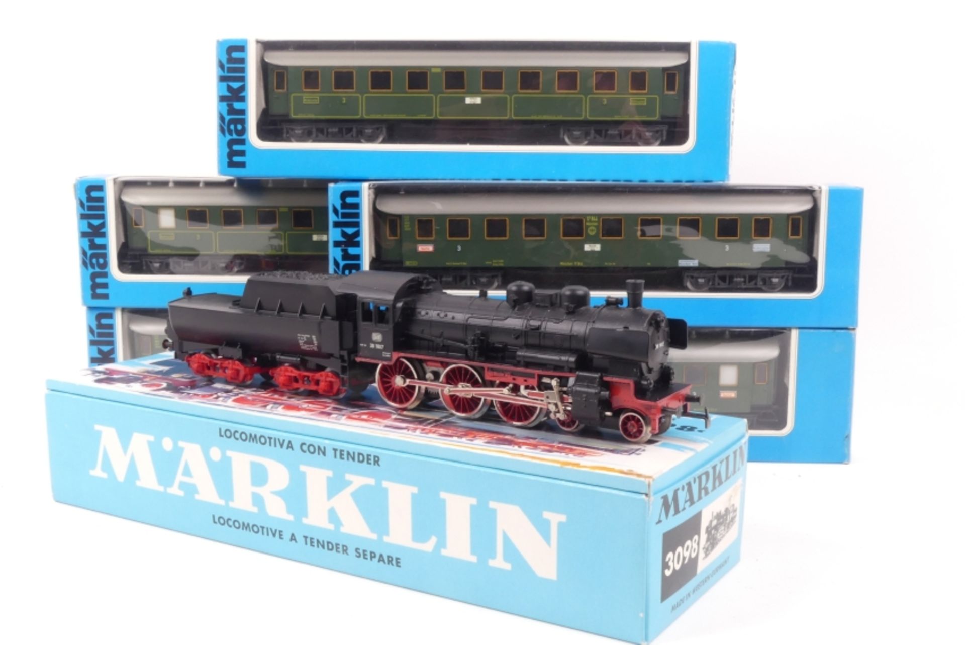 Märklin Schnellzug, 3098, BR 38 1807, sehr guter Zustand, jeweils zwei 4135, 4136, und einmal 4137