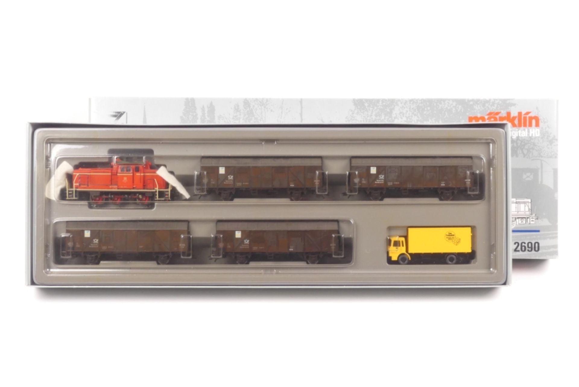 Märklin 2690, Güterzug der Deutschen Bundespost, Diesellok mit leichten Lackschäden, vier Wagen