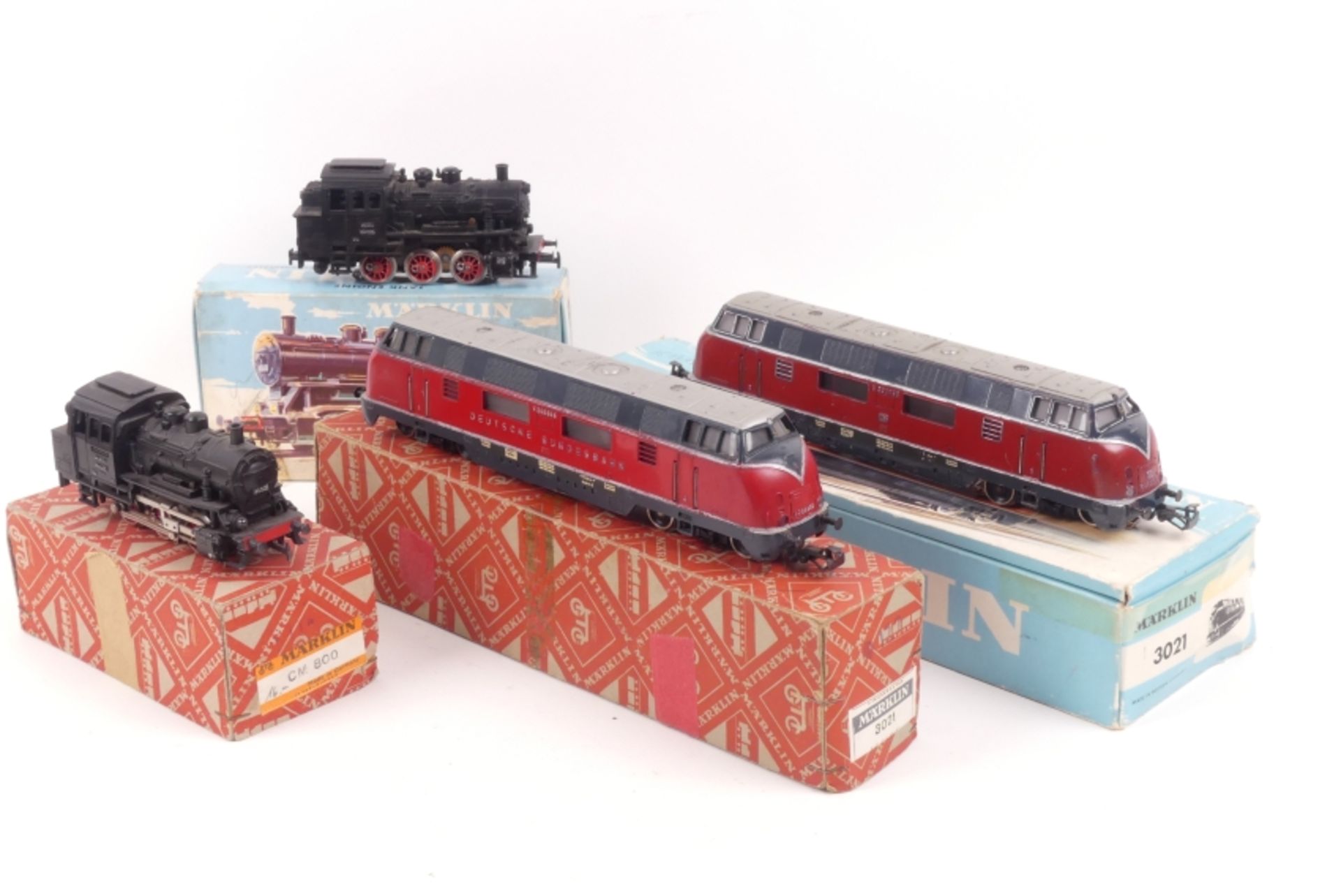 Märklin vier Loks, zwei 3021, CM 800, 3000, teils kräftige Gebrauchsspuren, ORK