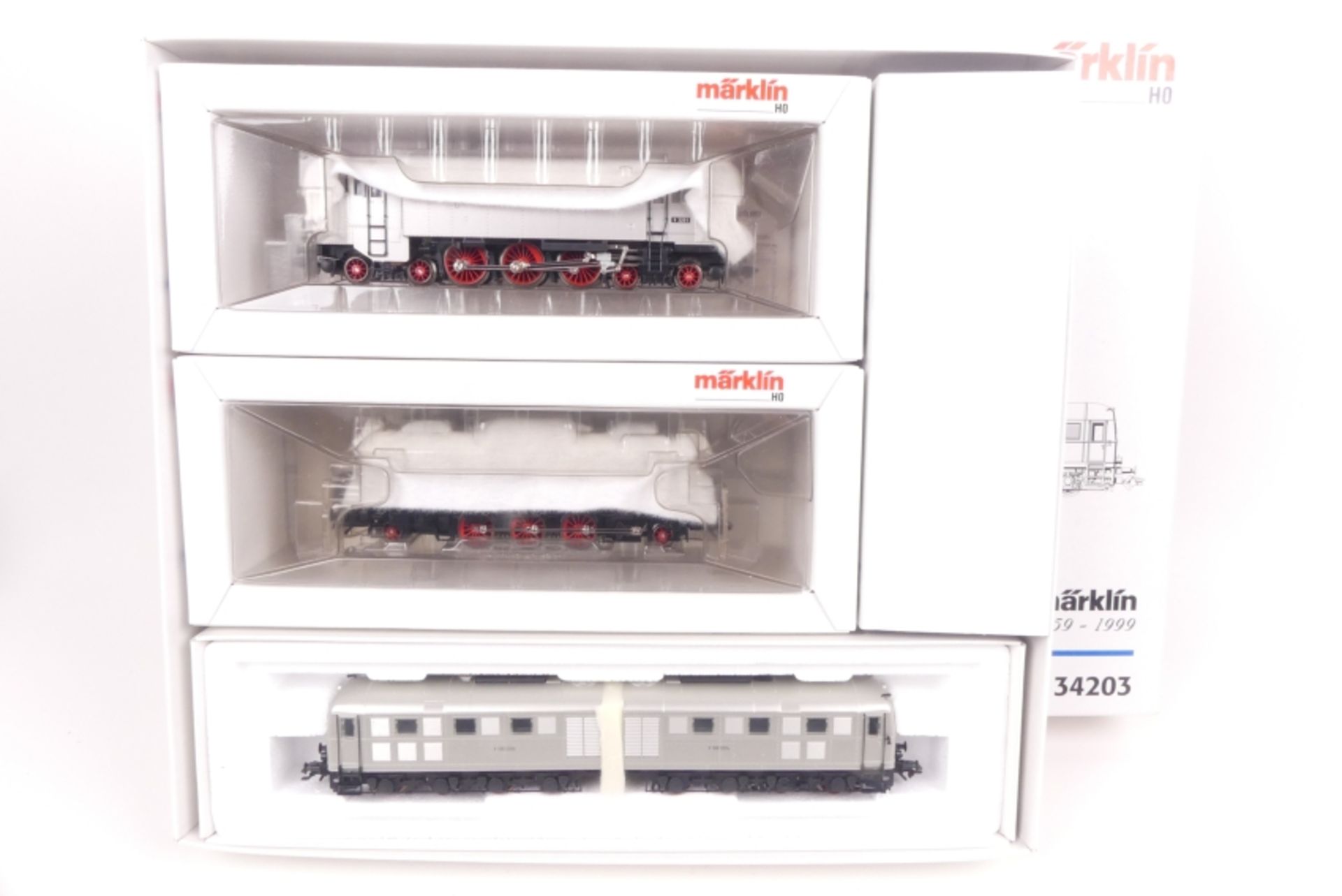 Märklin 34203, "Urahnen der Diesel-Traktion", drei Loks, "V 3201", "V 16 101", "V 188 001", alle d