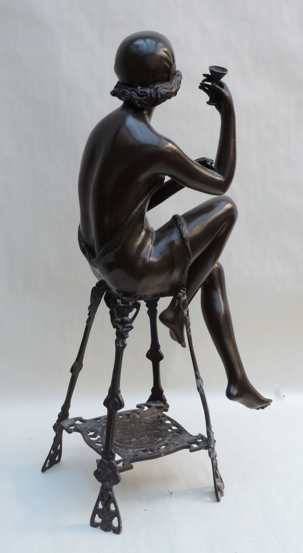 FIGUR, Hohlbronze und Bronze, dunkelbraun bis schwarz patiniert, Art Deko Stil, Sitzender, - Bild 2 aus 2