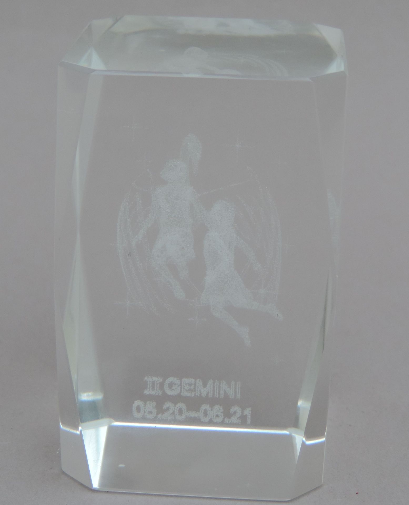 PAPERWEIGHT, Bleikristall, Quaderform mit teilgeschrägten Ecken, Gas-Incluse, Zwillingspaar von