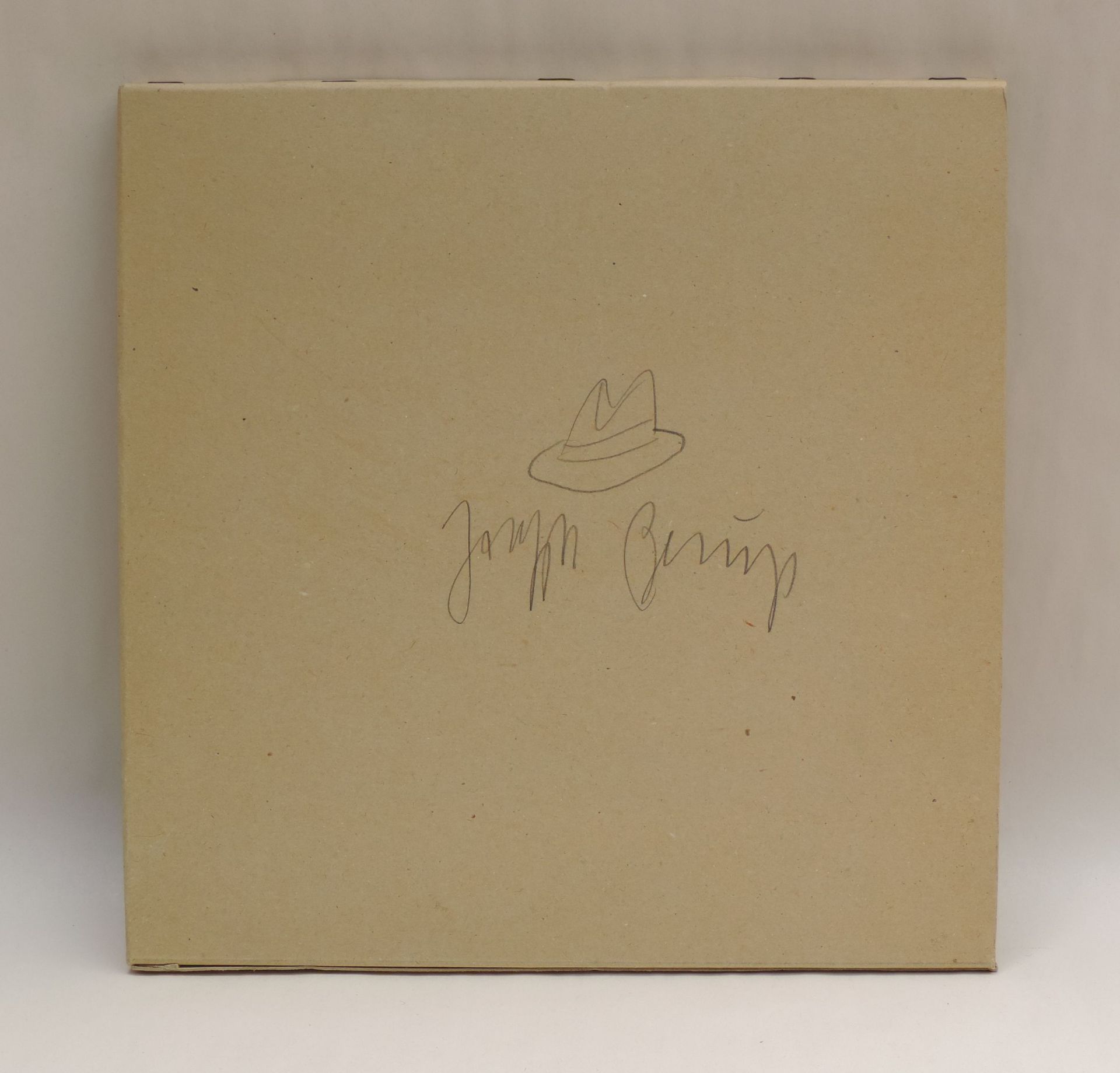 BEUYS, Joseph Heinrich, *12.5.1921 Krefeld, +23.1.1986 Düsseldorf, stud Ak Düsseldorf (Emseling,