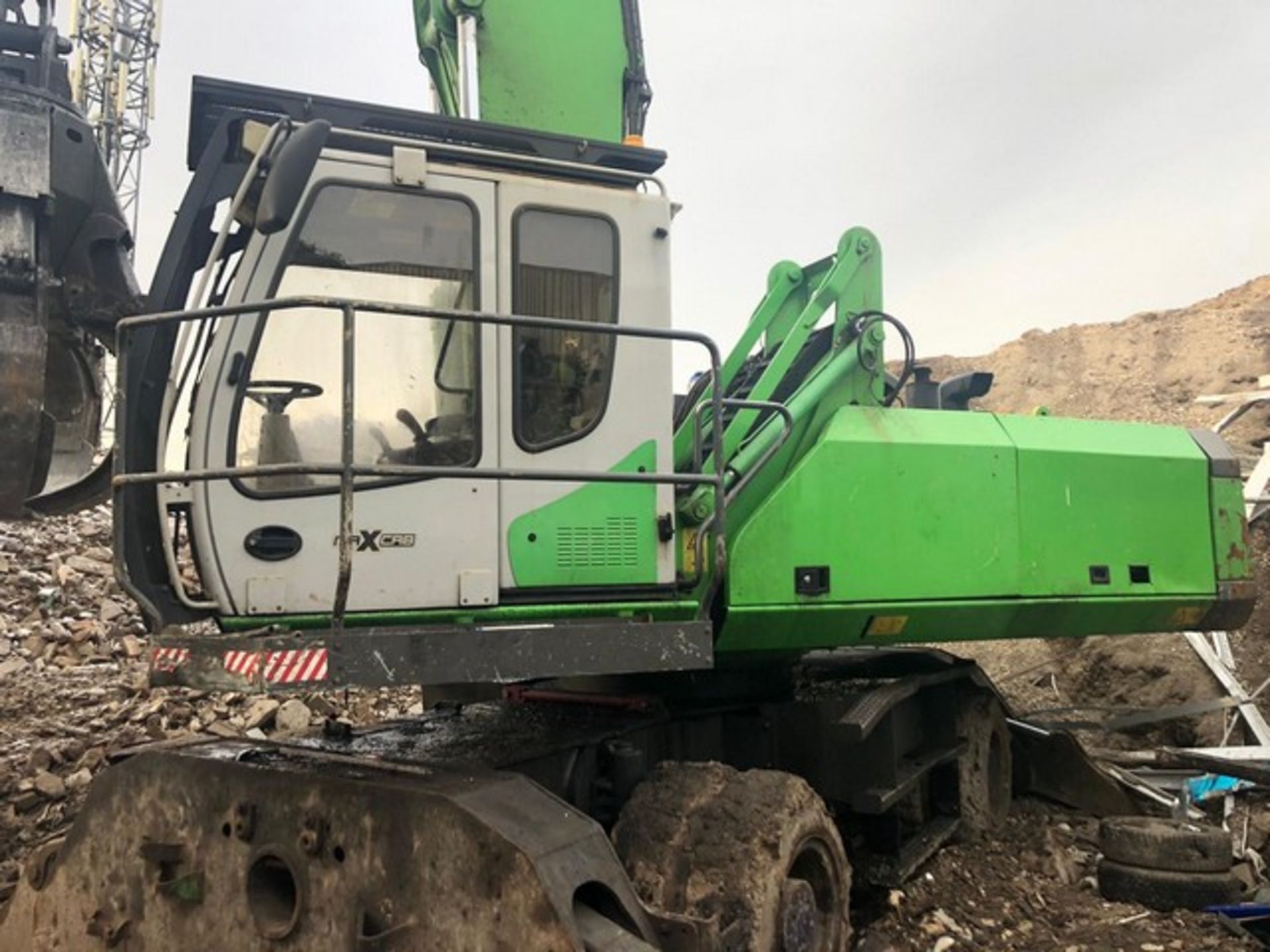 2010 SENNEBOGGEN 830m GREEN LINE MATERIAL HANDLER - 5 TINE GRAB WITH MAGNET GEAR - 14,000 hrs 17M RE - Image 2 of 7