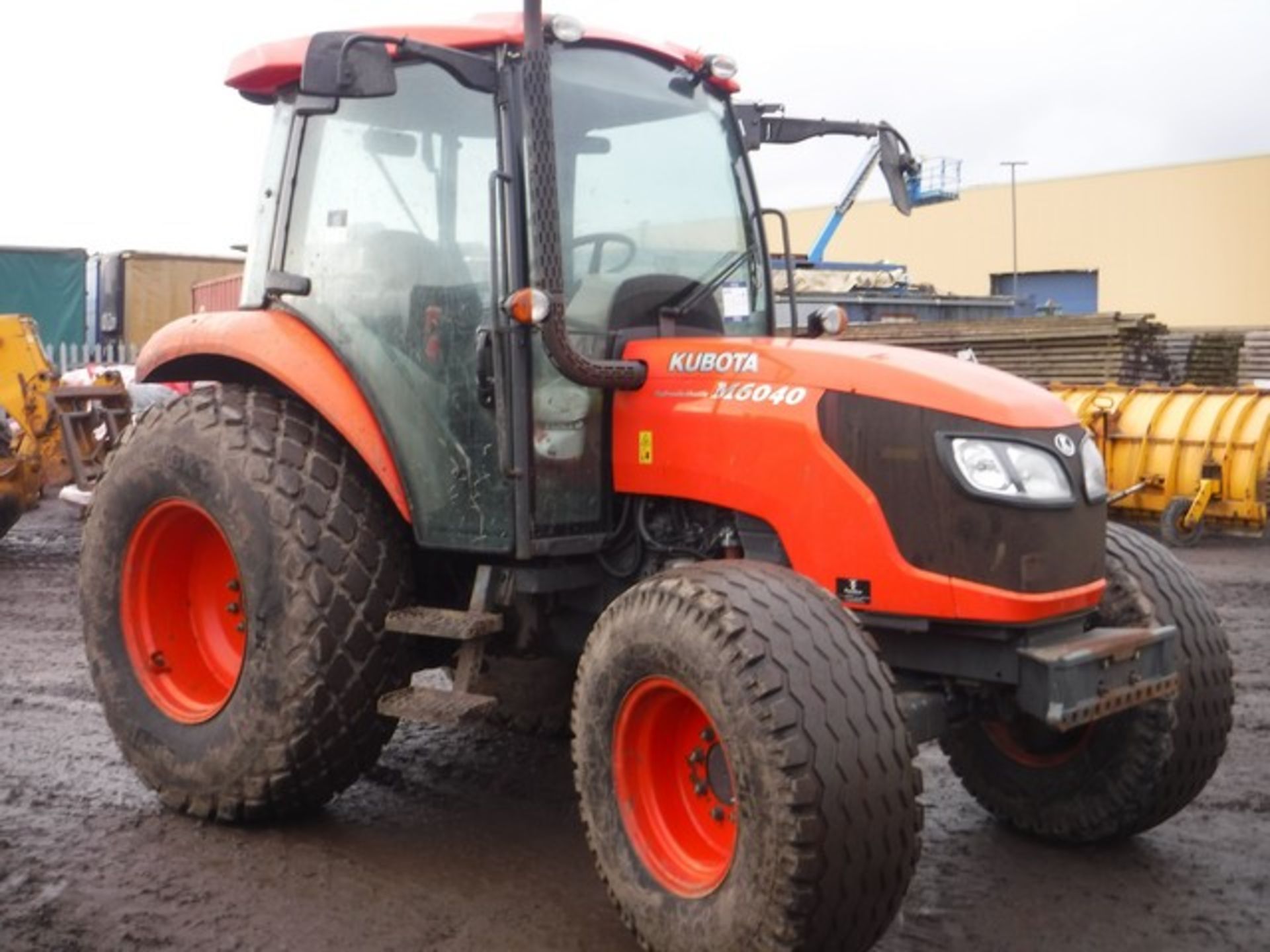 2013 KUBOTA M6040H-C AAGRIC TRACTOR REG - SF13EYJ - 6828HRS - Image 4 of 21