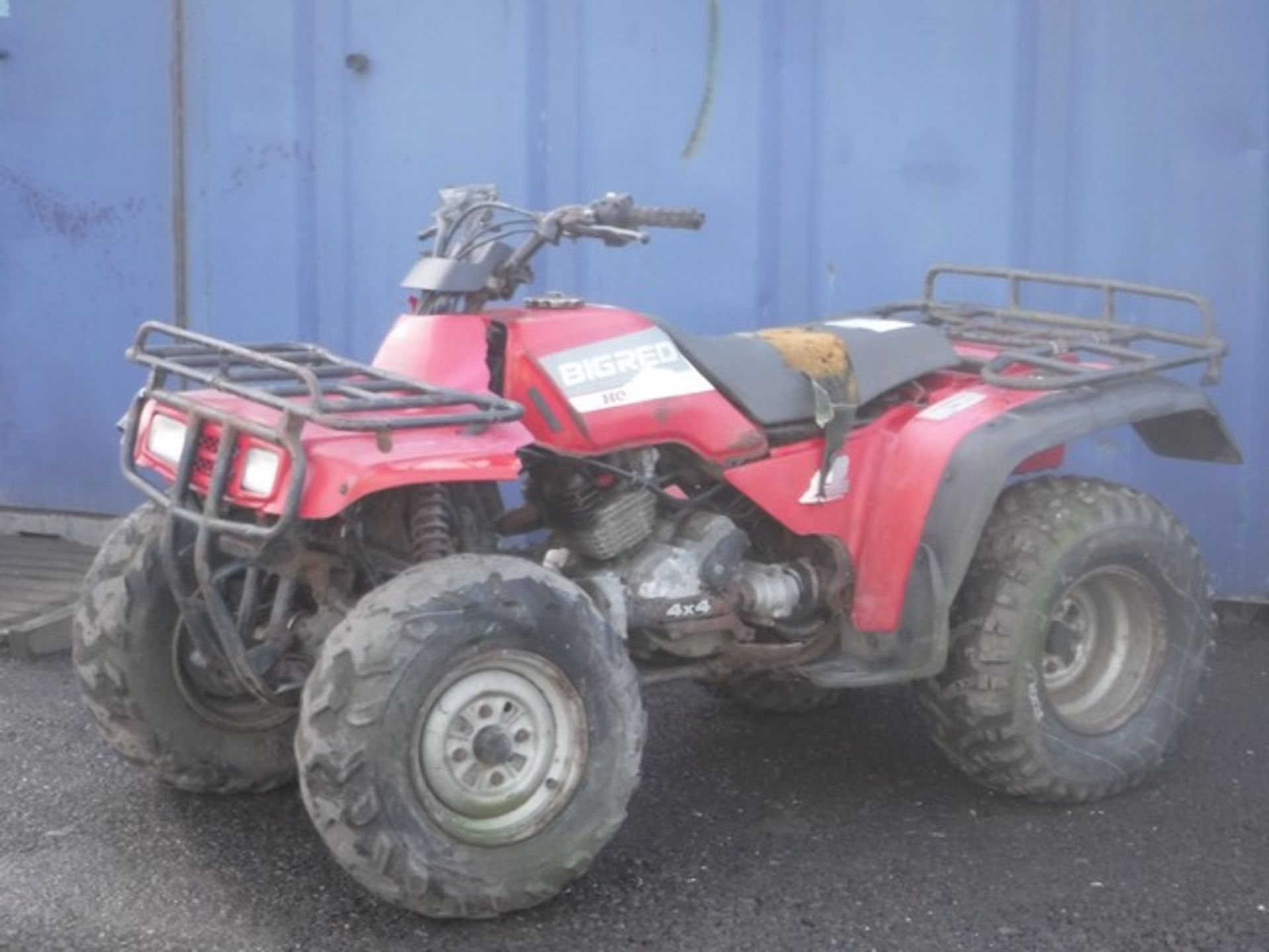 HONDA BIG RED QUAD BIKE **NON RUNNER** - Image 19 of 19