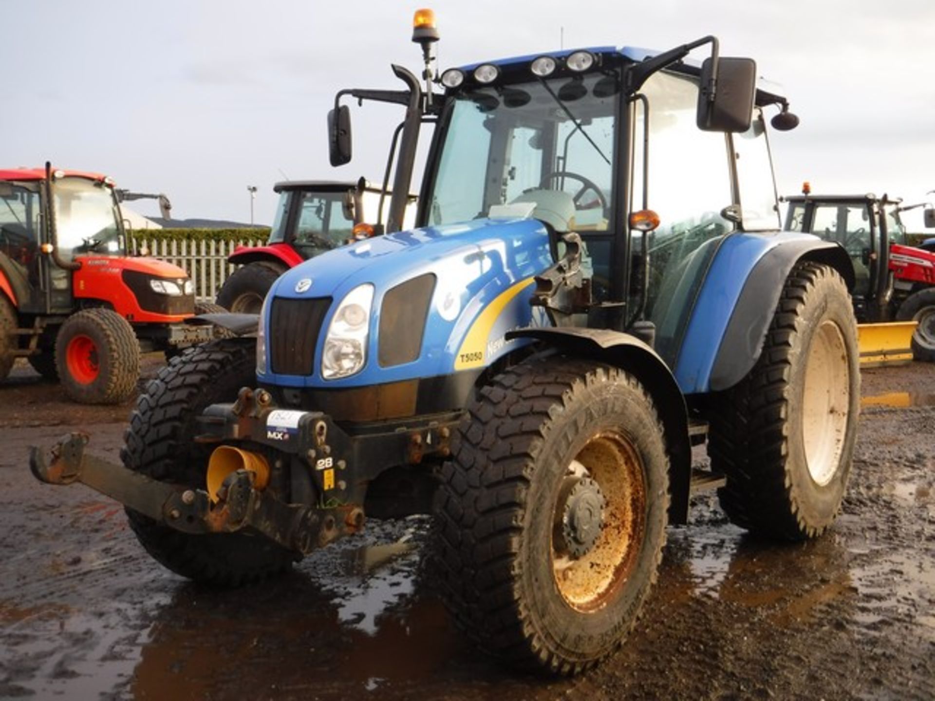 2011 NEW HOLLAND T5050 TRACTOR NP371056 --4063HRS (NOT VERIFIED) FRONT PTO AND LINKAGE, AC, BLUETOOT - Image 2 of 23