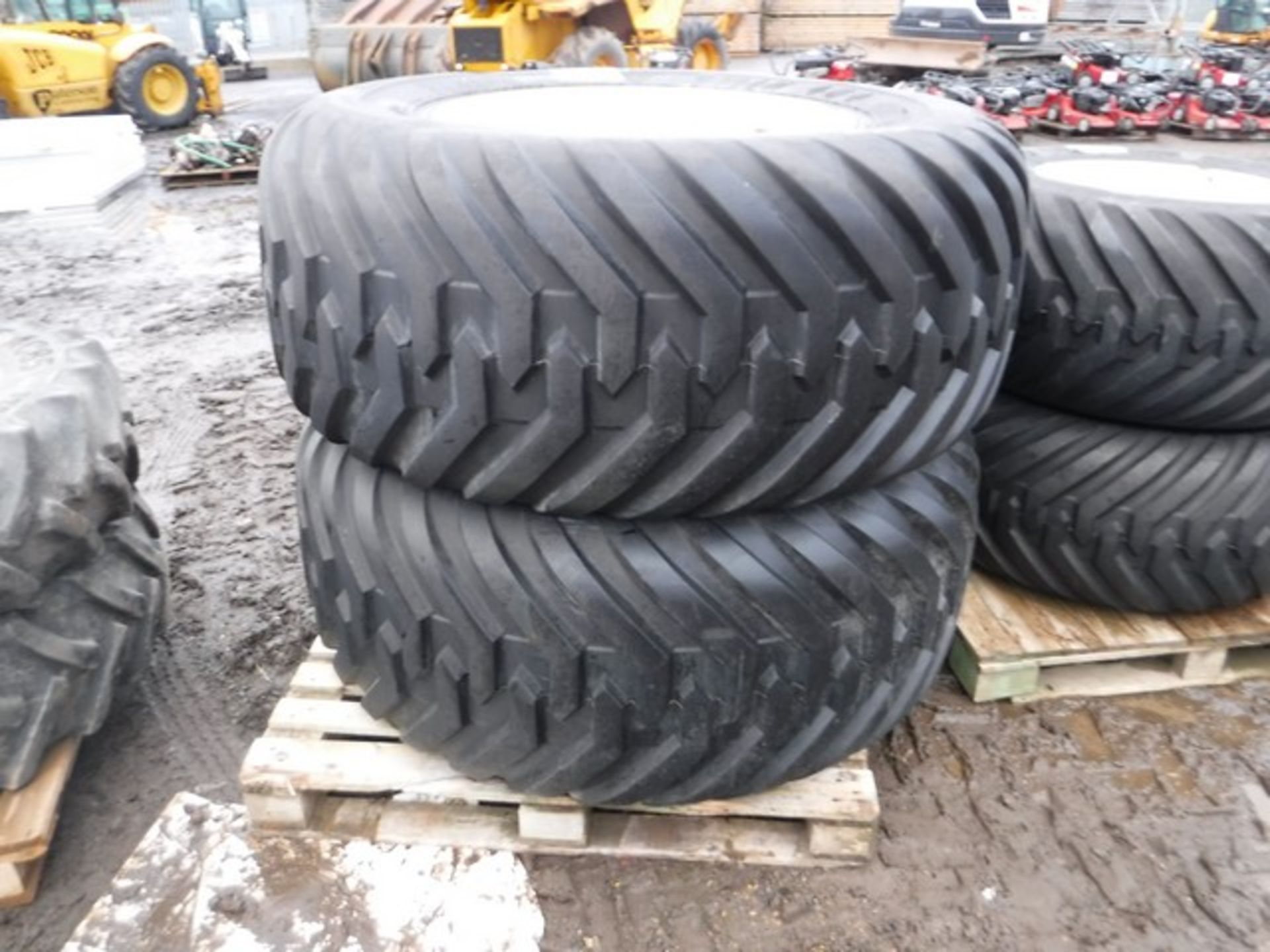 AS NEW TYRES 500/60-22.5 AND 600/60-30.5 TRELLEBORG TURF TYRES - Image 9 of 9