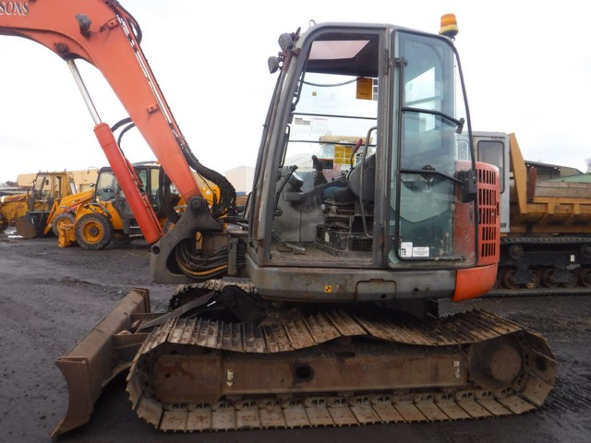 2009 HITACHI 360 EXCAVATOR ZAXIS 85 C/W 3 BUCKETS AND QUICK HITCH 6441HRS (NOT VERIFIED) - Image 25 of 27