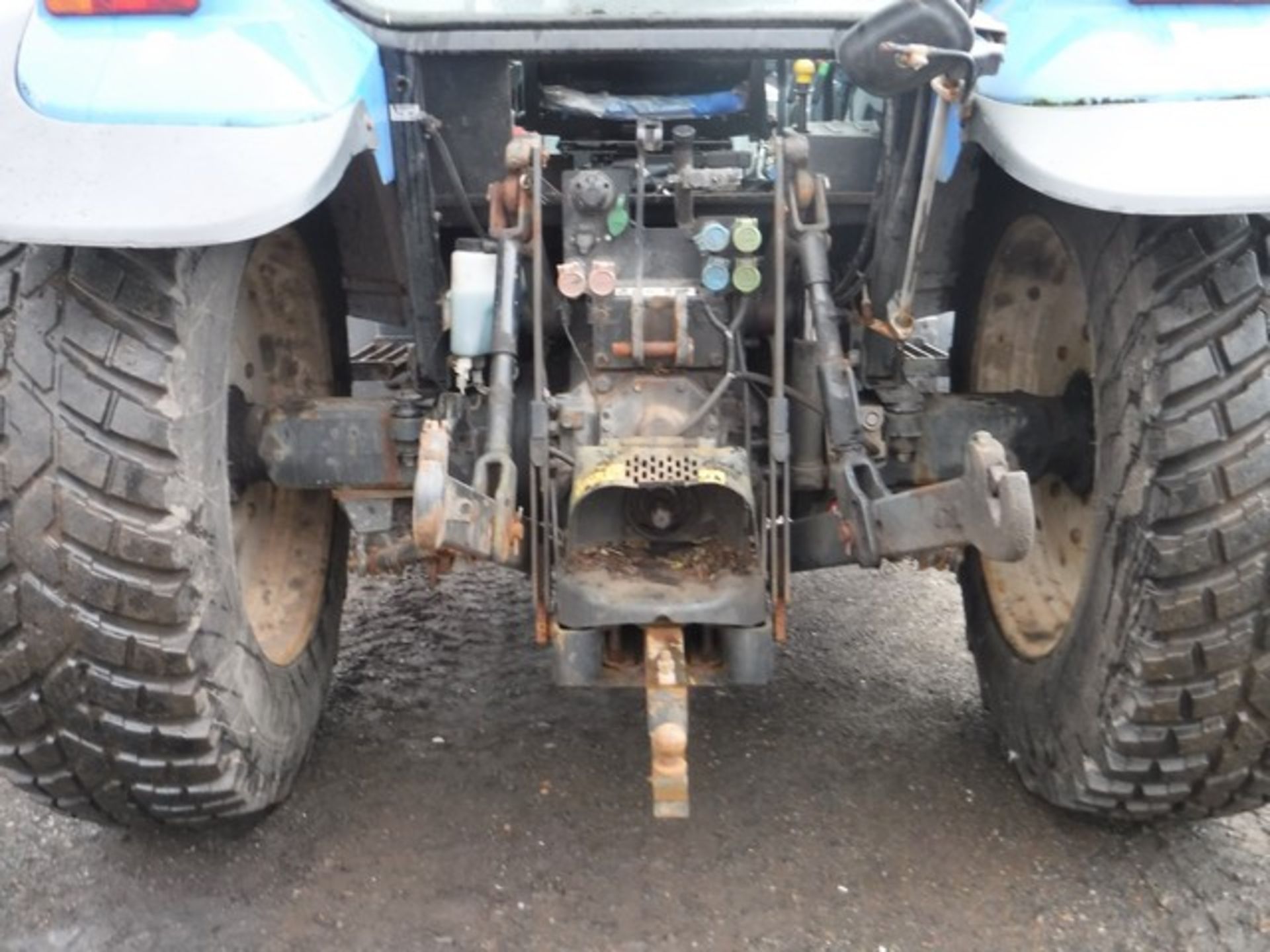 2011 NEW HOLLAND T5050 TRACTOR NP371056 --4063HRS (NOT VERIFIED) FRONT PTO AND LINKAGE, AC, BLUETOOT - Image 17 of 23