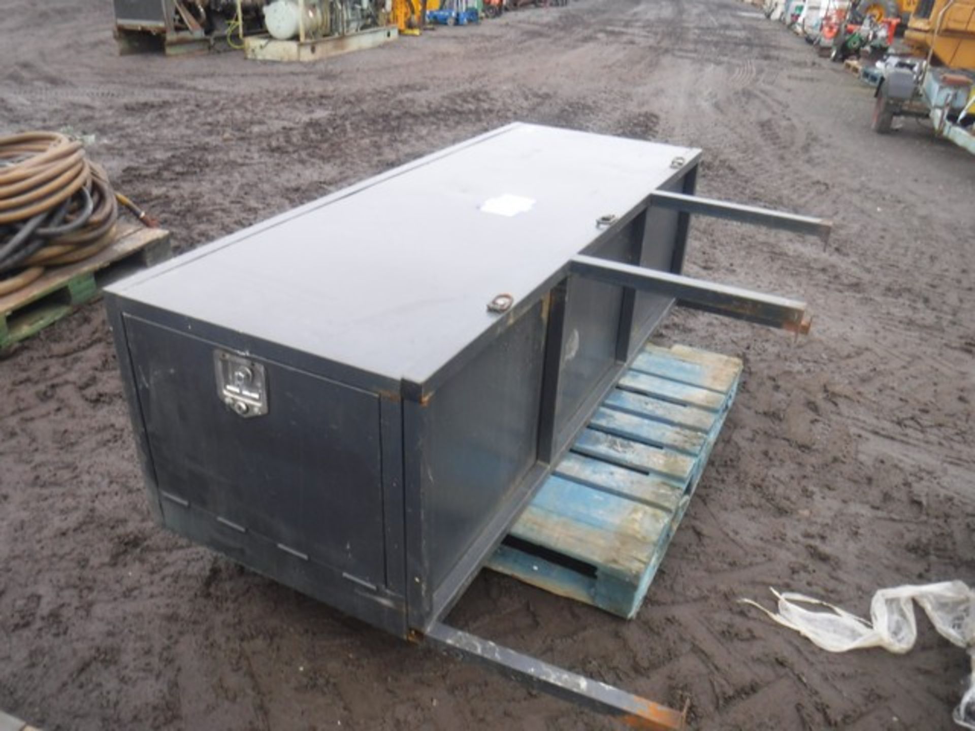TOOL BOX TO SUIT PICKUP - Image 3 of 4
