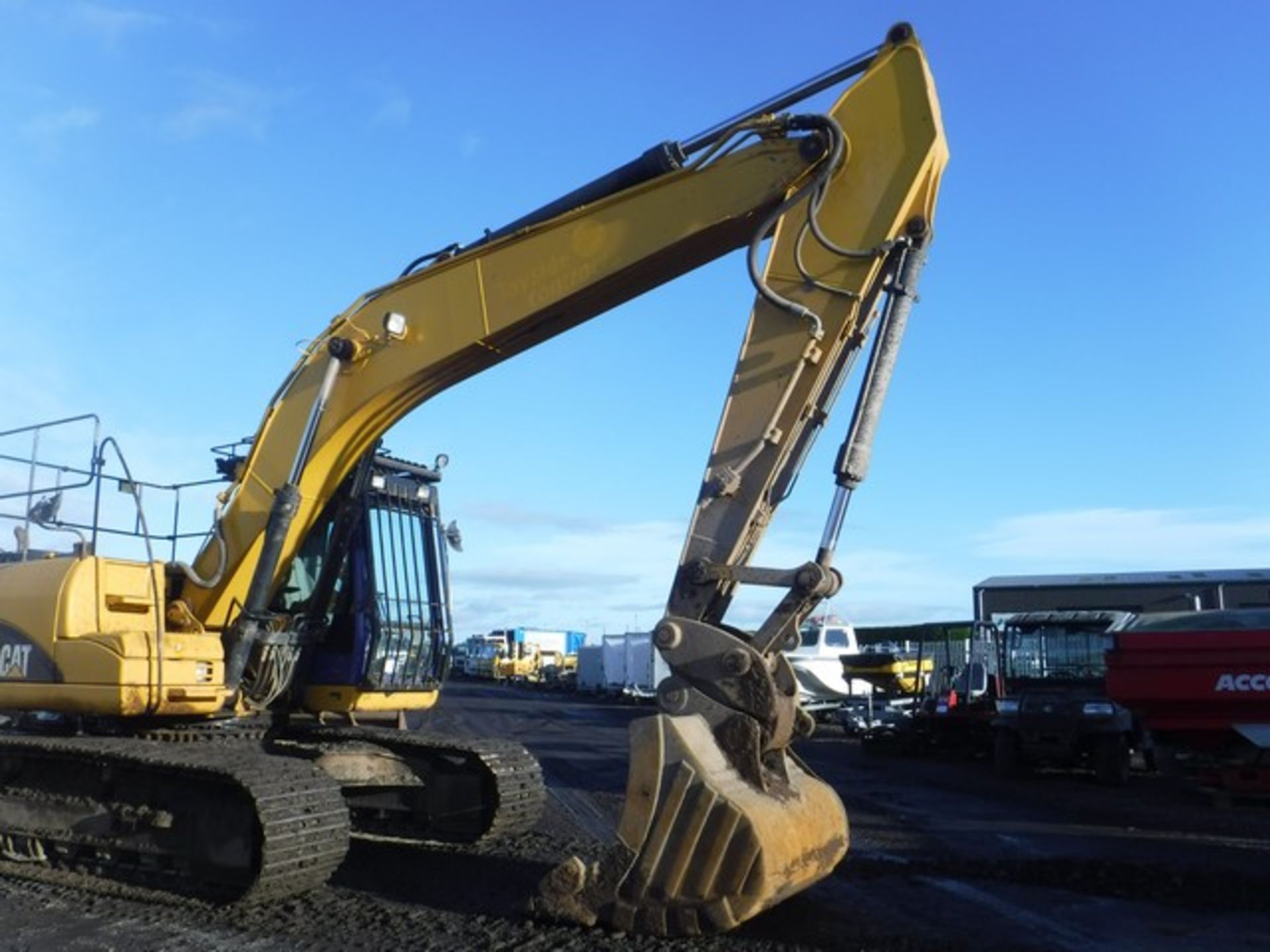 CATERPILLAR 320D TRACKED 360 EXCAVATOR, QUICK HITCH, 2xBUCKETS AND FORKS YEAR 2007 15491 HOURS (NOT - Image 6 of 39