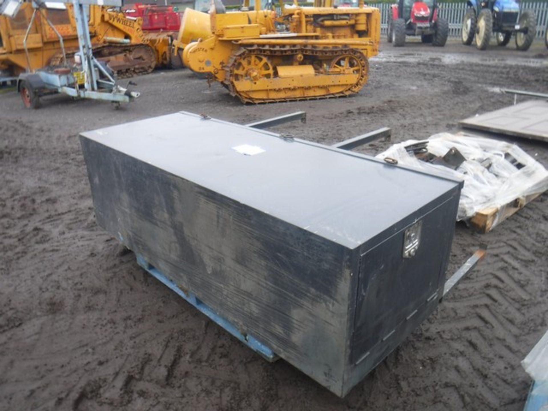 TOOL BOX TO SUIT PICKUP - Image 2 of 4
