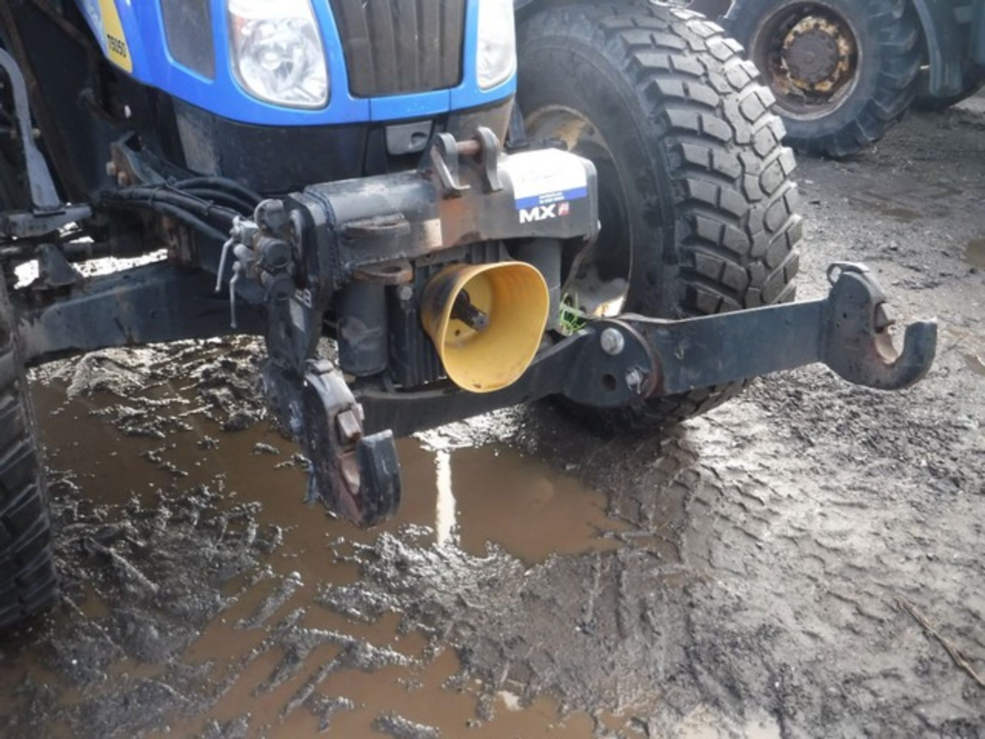 2011 NEW HOLLAND T5050 TRACTOR NP371056 --4063HRS (NOT VERIFIED) FRONT PTO AND LINKAGE, AC, BLUETOOT - Image 5 of 23