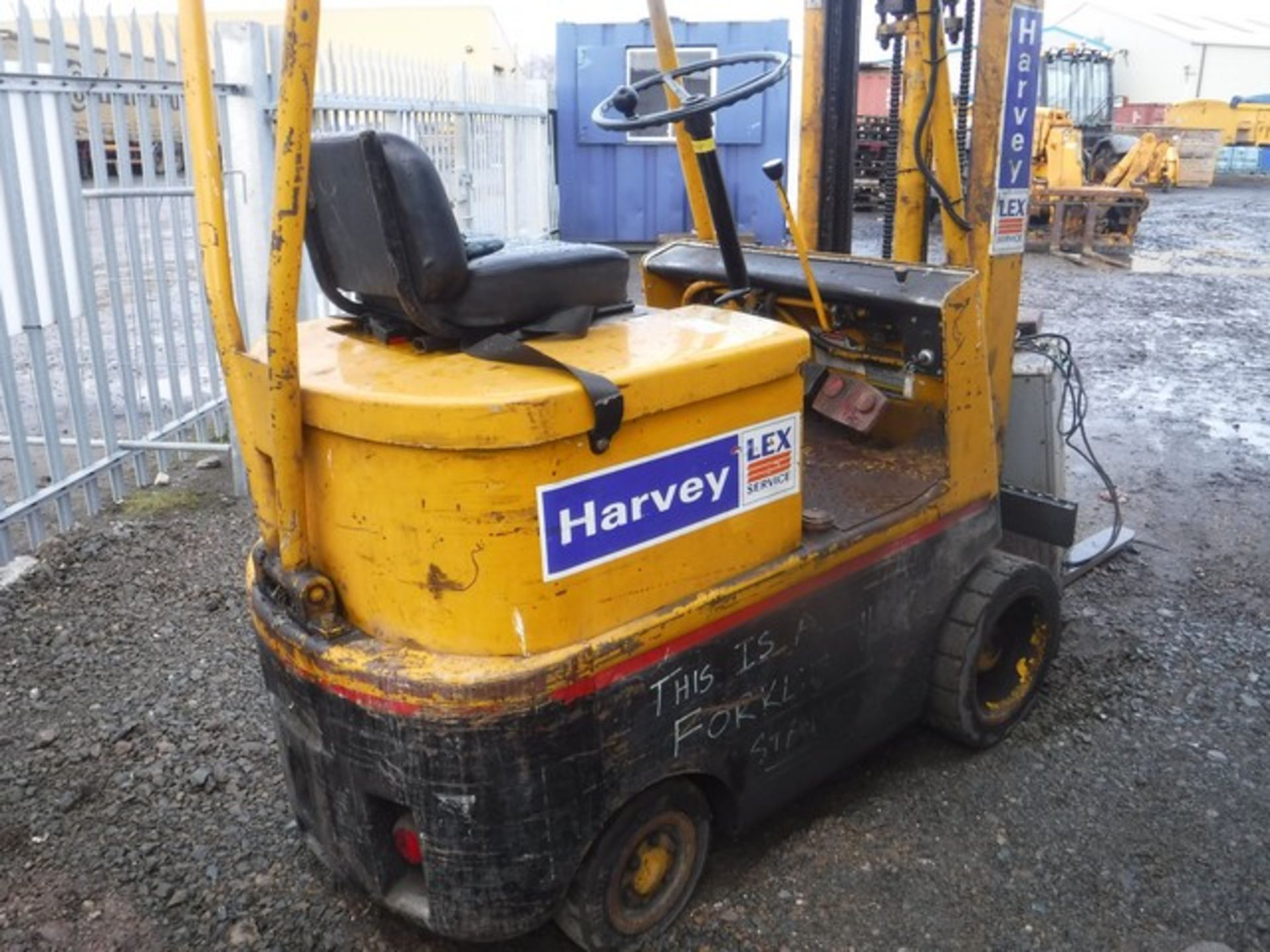 RANSOME ELECTRIC FORKLIFT C/W CHARGER MODEL NO. - L25B - Image 7 of 17