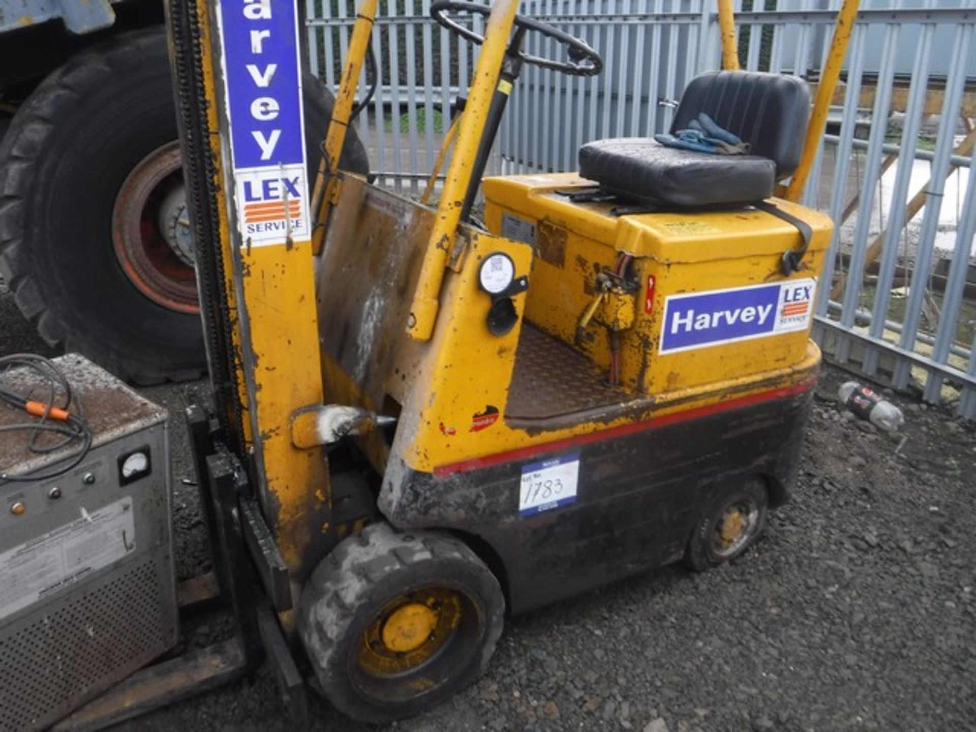 RANSOME ELECTRIC FORKLIFT C/W CHARGER MODEL NO. - L25B - Image 14 of 17